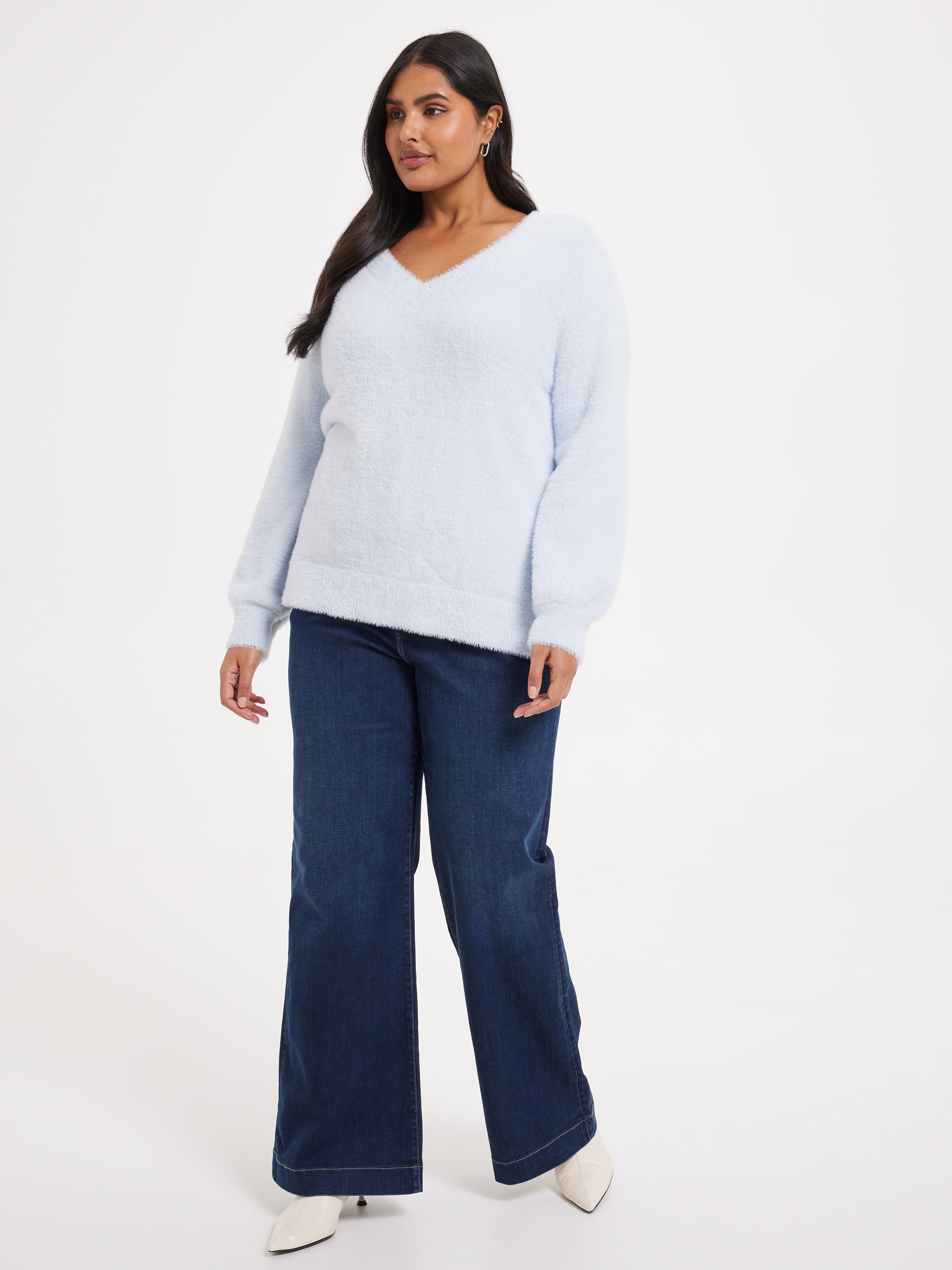 Curve Delilah V-Neck Eyelash Pullover