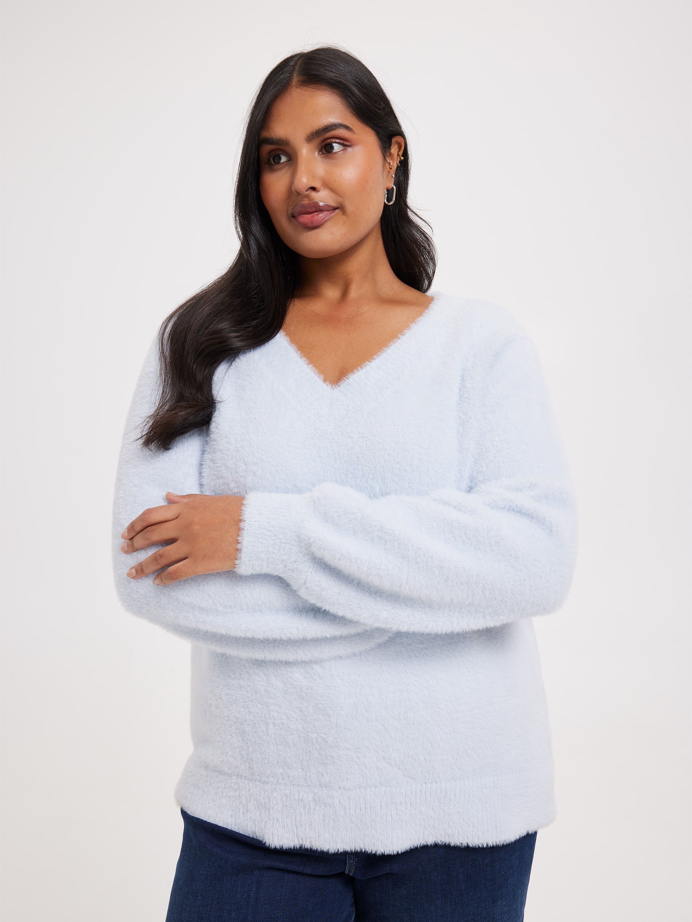 Curve Delilah V-Neck Eyelash Pullover