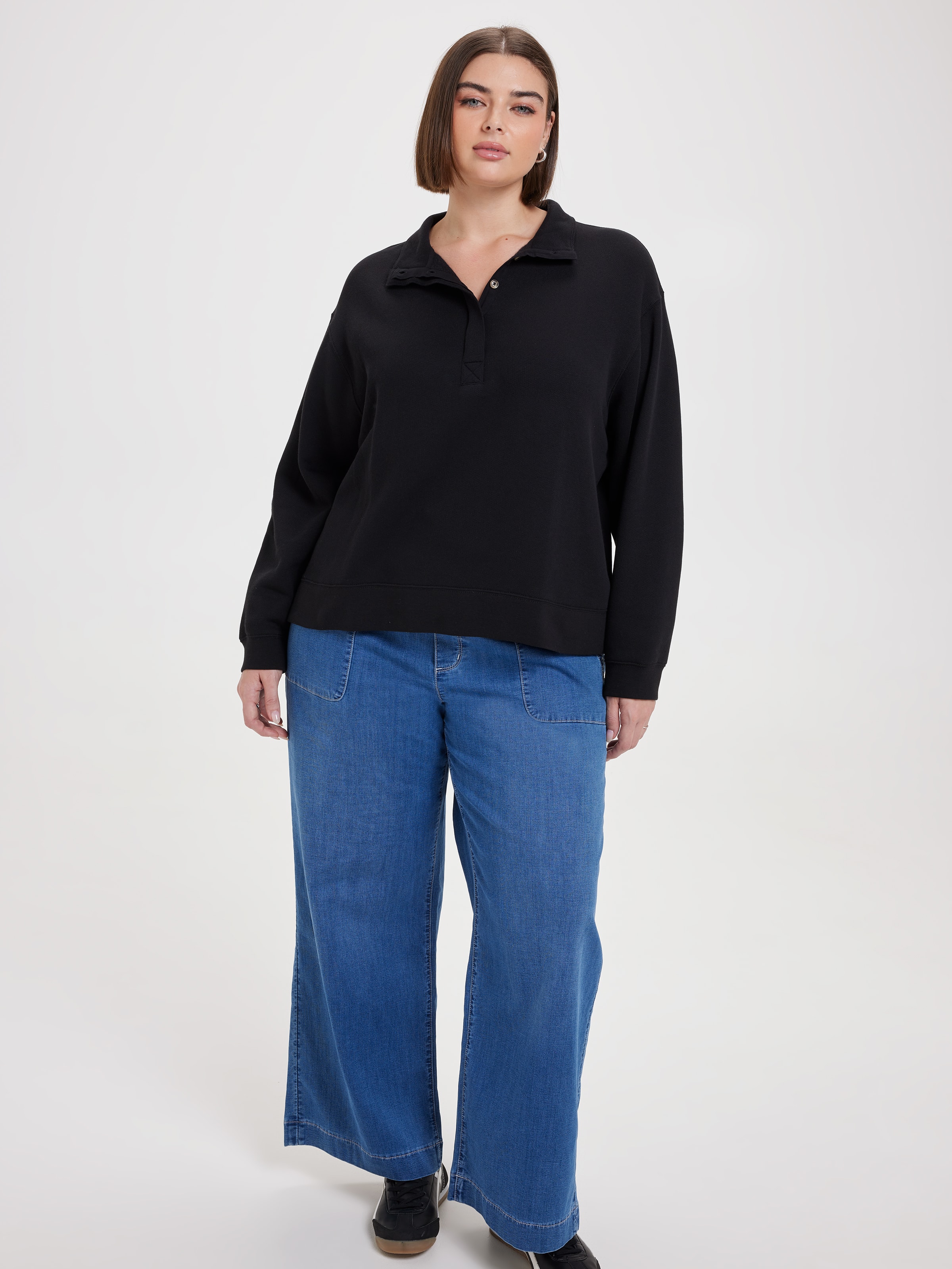 Curve Phoebe Button Sweat