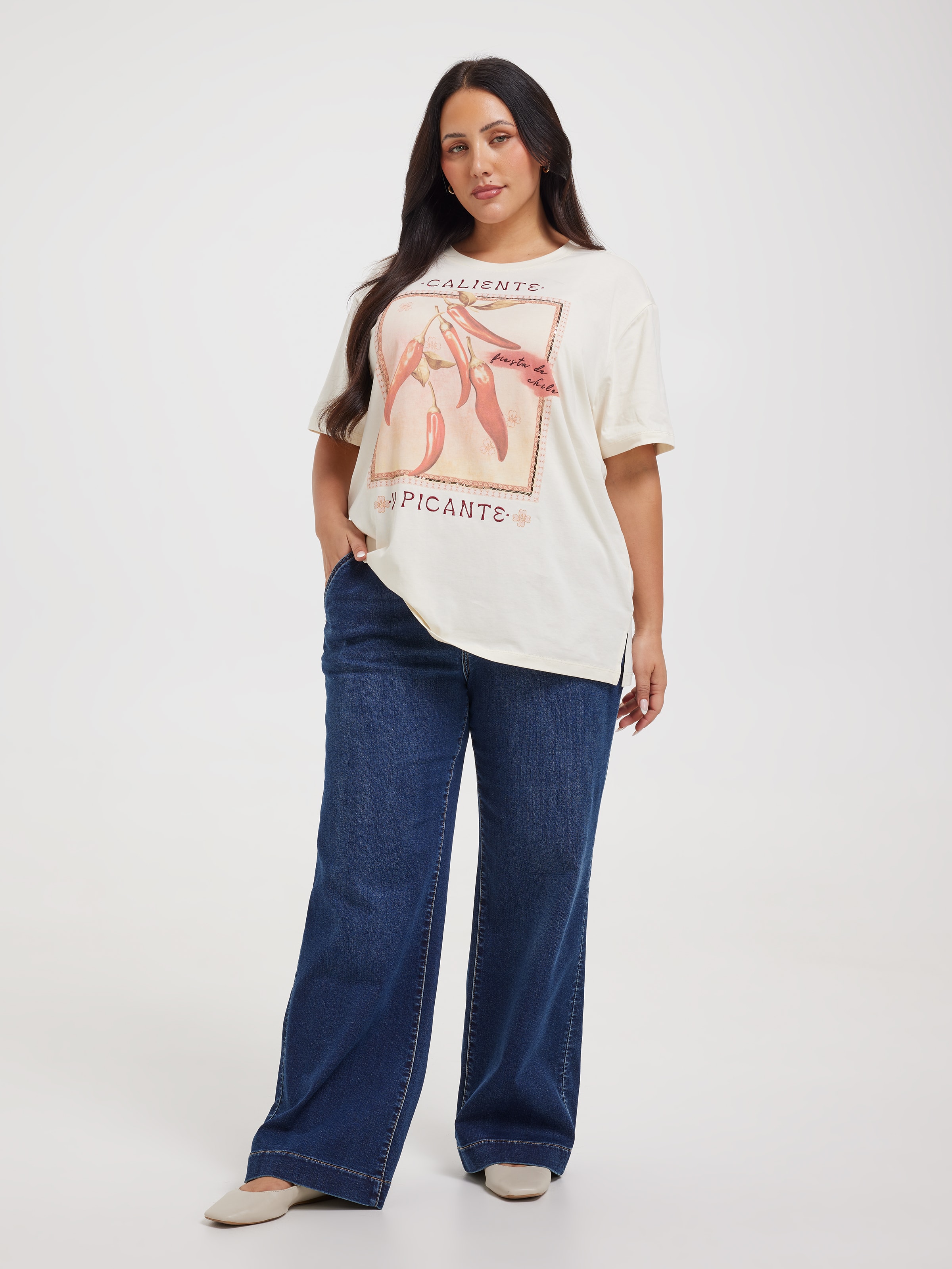 Curve Antonia Oversized Graphic Tee