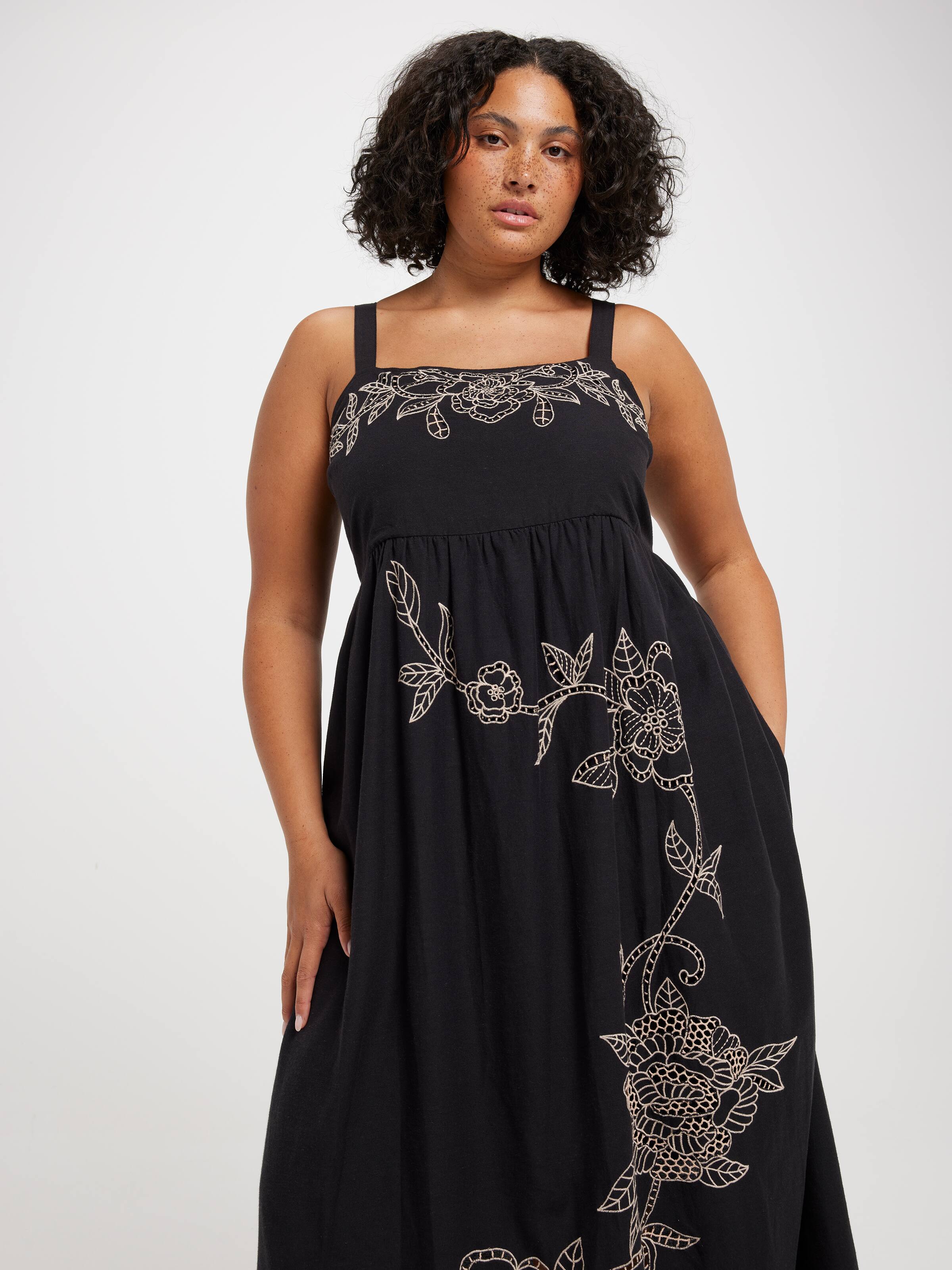 Curve Rosalie Embroidery Midi Dress