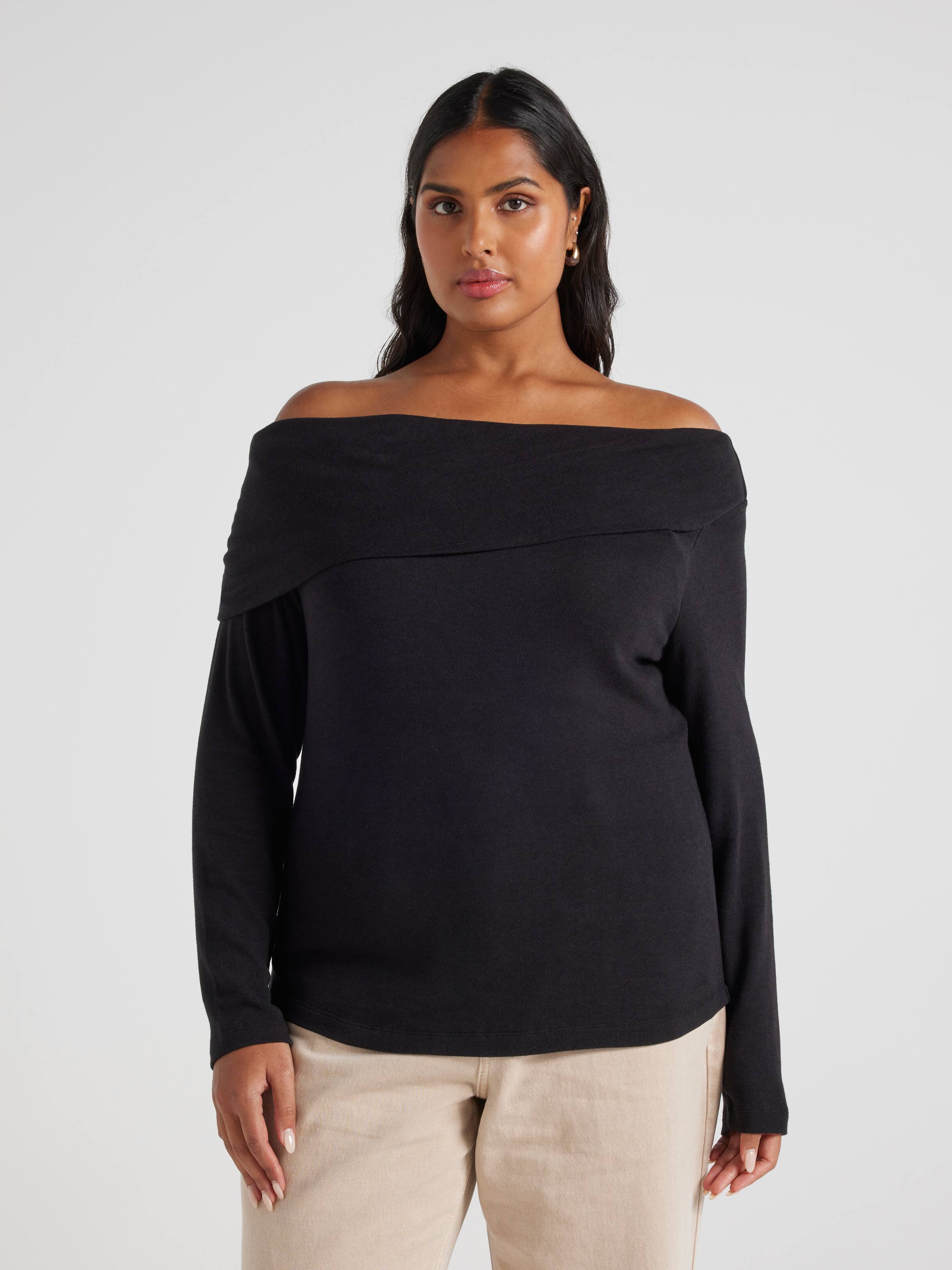 Curve Valentine Off-Shoulder Top