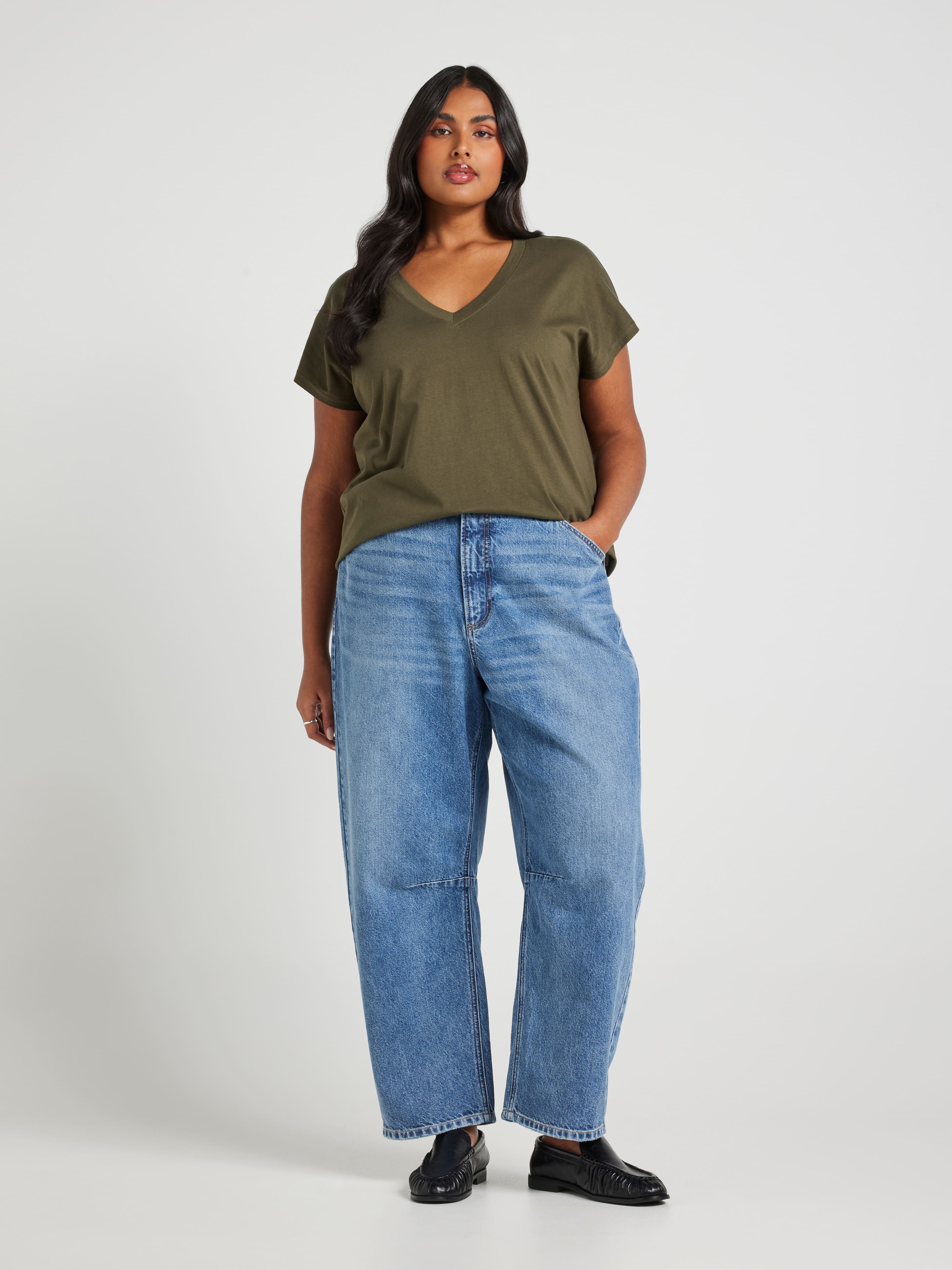 Curve Signature V-Neck Tee