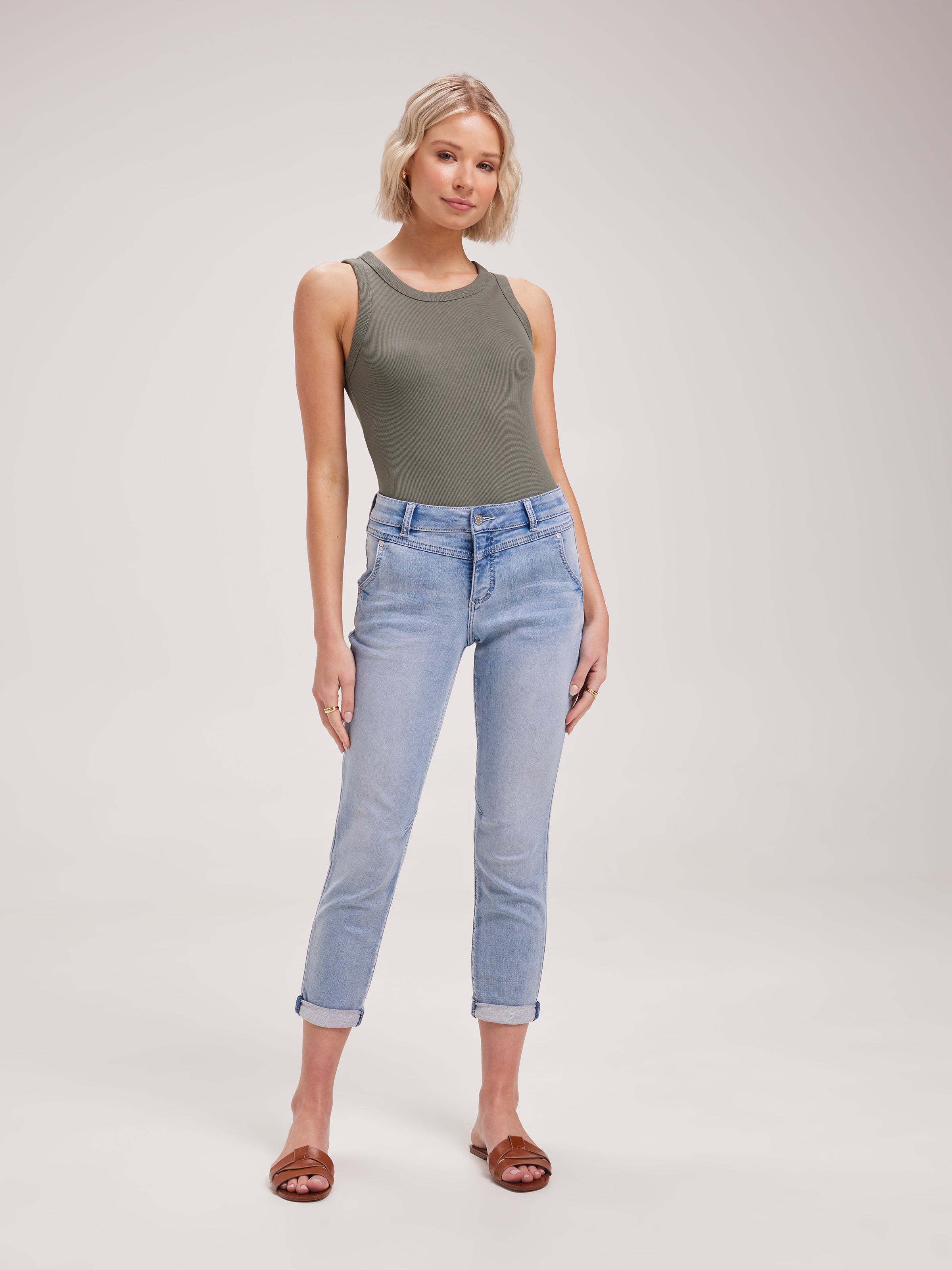 Amaze Yoke Front Boyfriend Jean