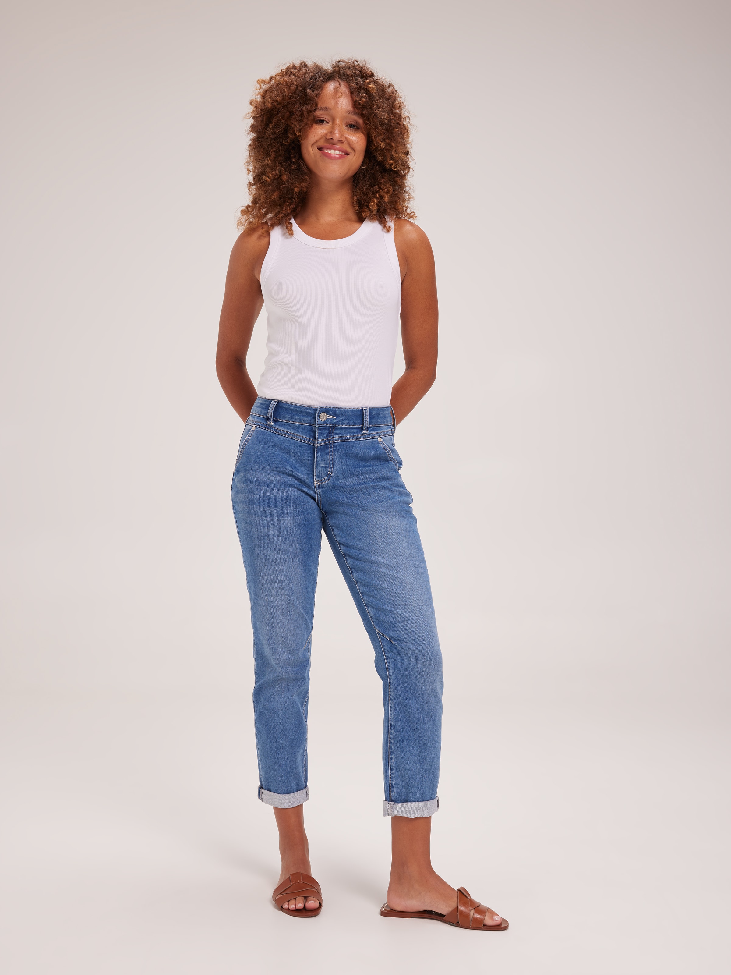 Amaze Yoke Front Boyfriend Jean