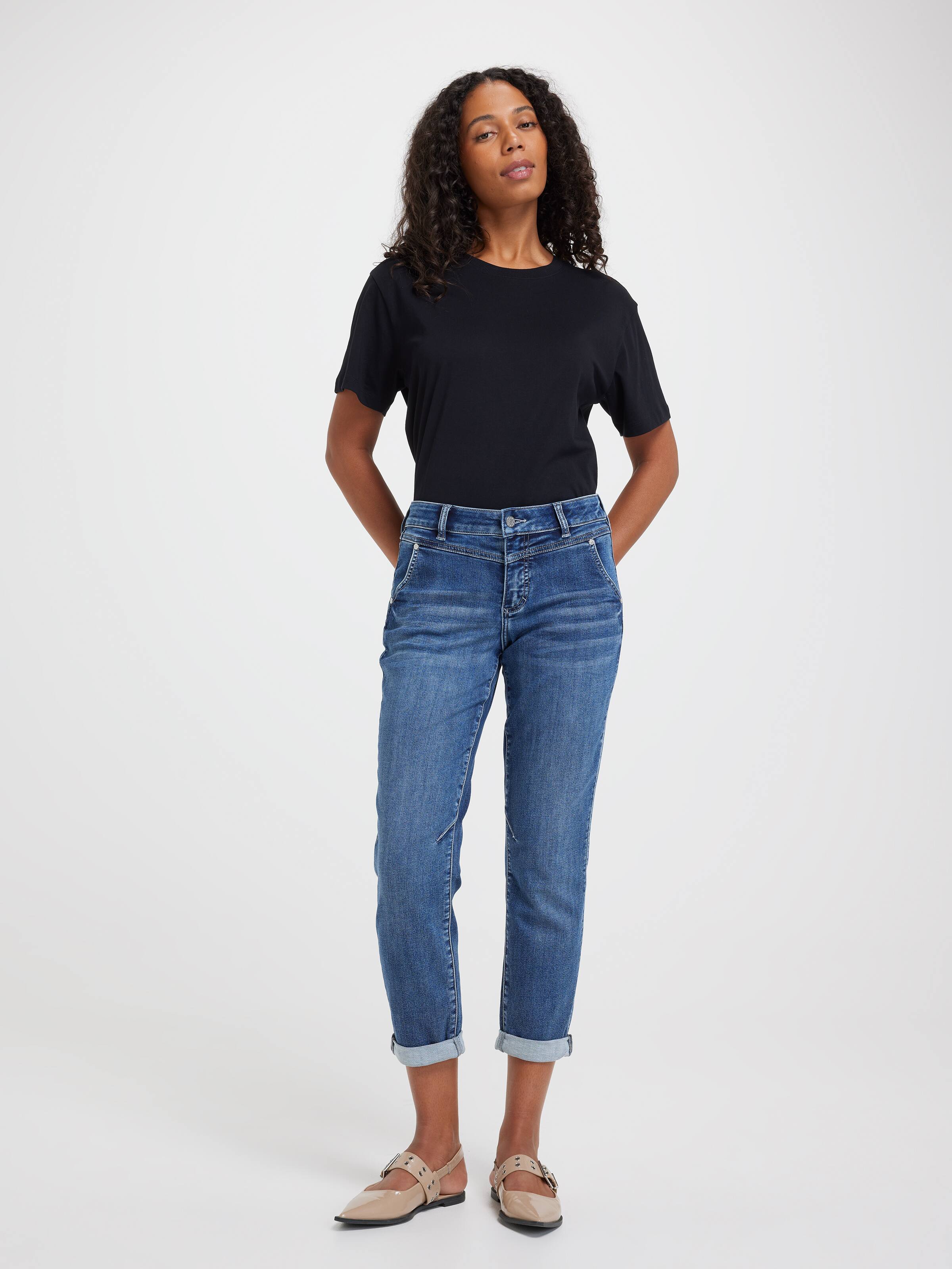 Amaze Yoke Front Boyfriend Jean