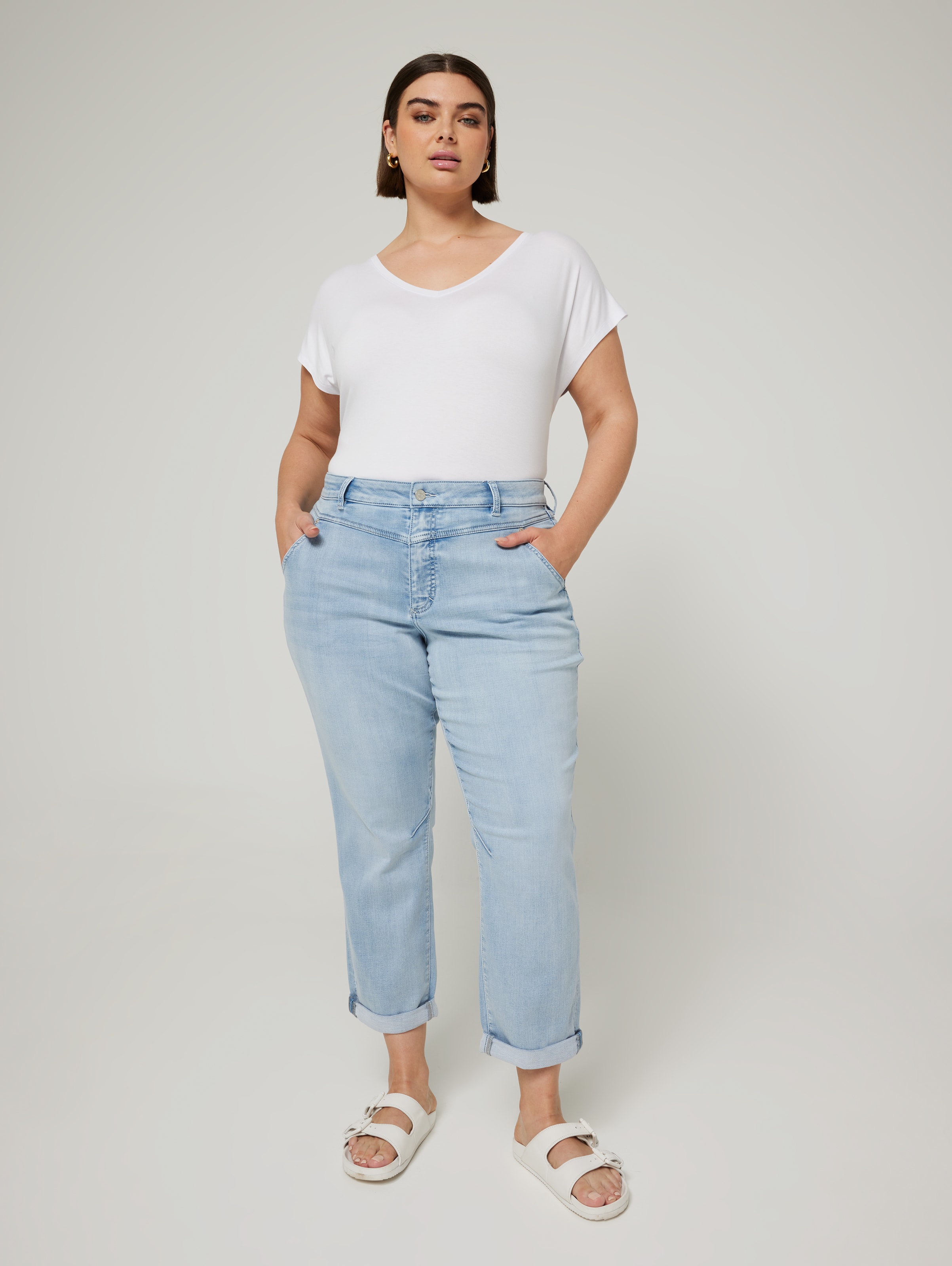 Curve Amaze Yoke Front Boyfriend Jean