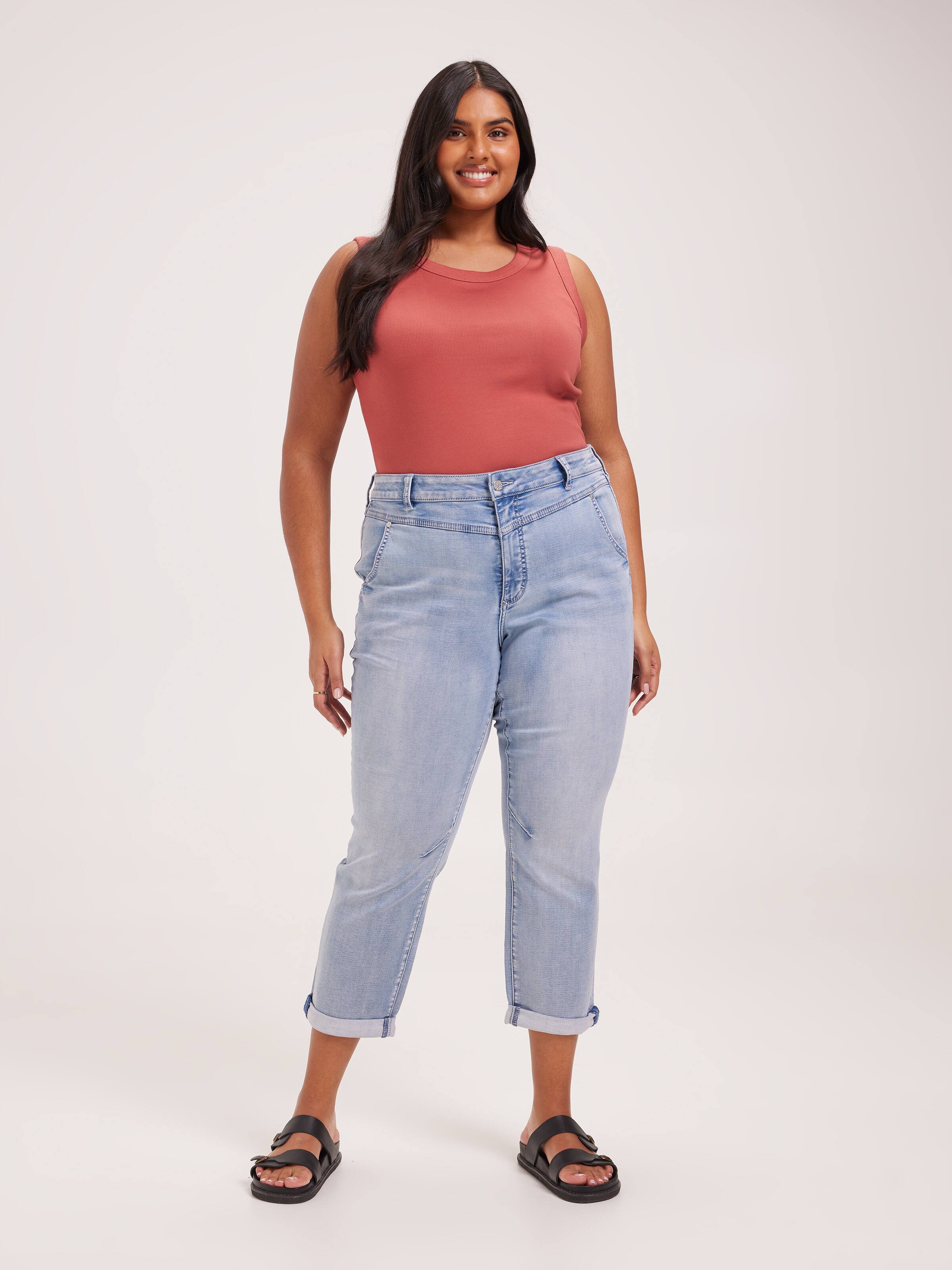 Curve Amaze Yoke Front Boyfriend Jean