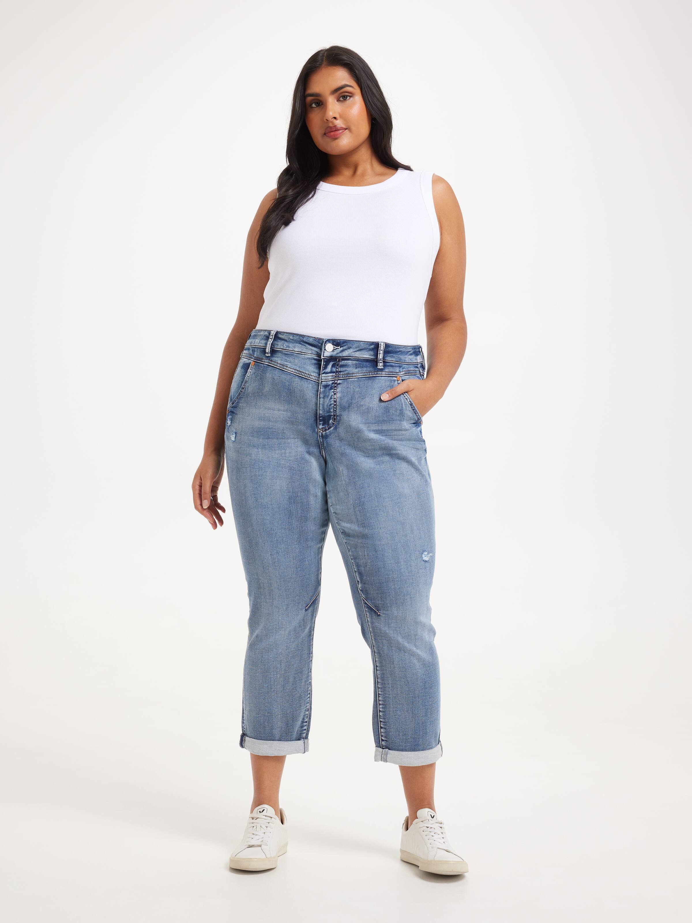 Curve Amaze Yoke Front Boyfriend Jean