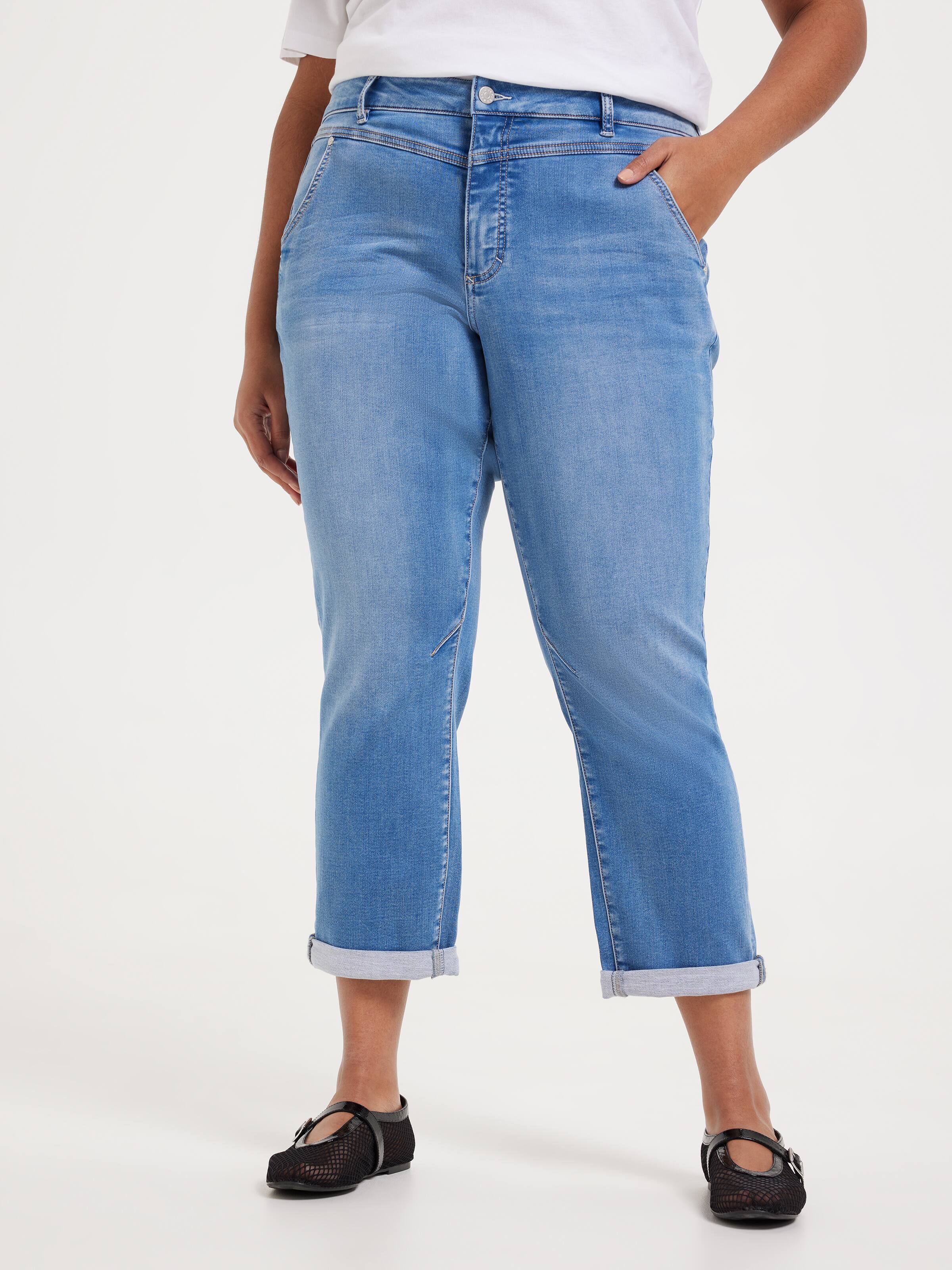 Curve Amaze Yoke Front Boyfriend Jean