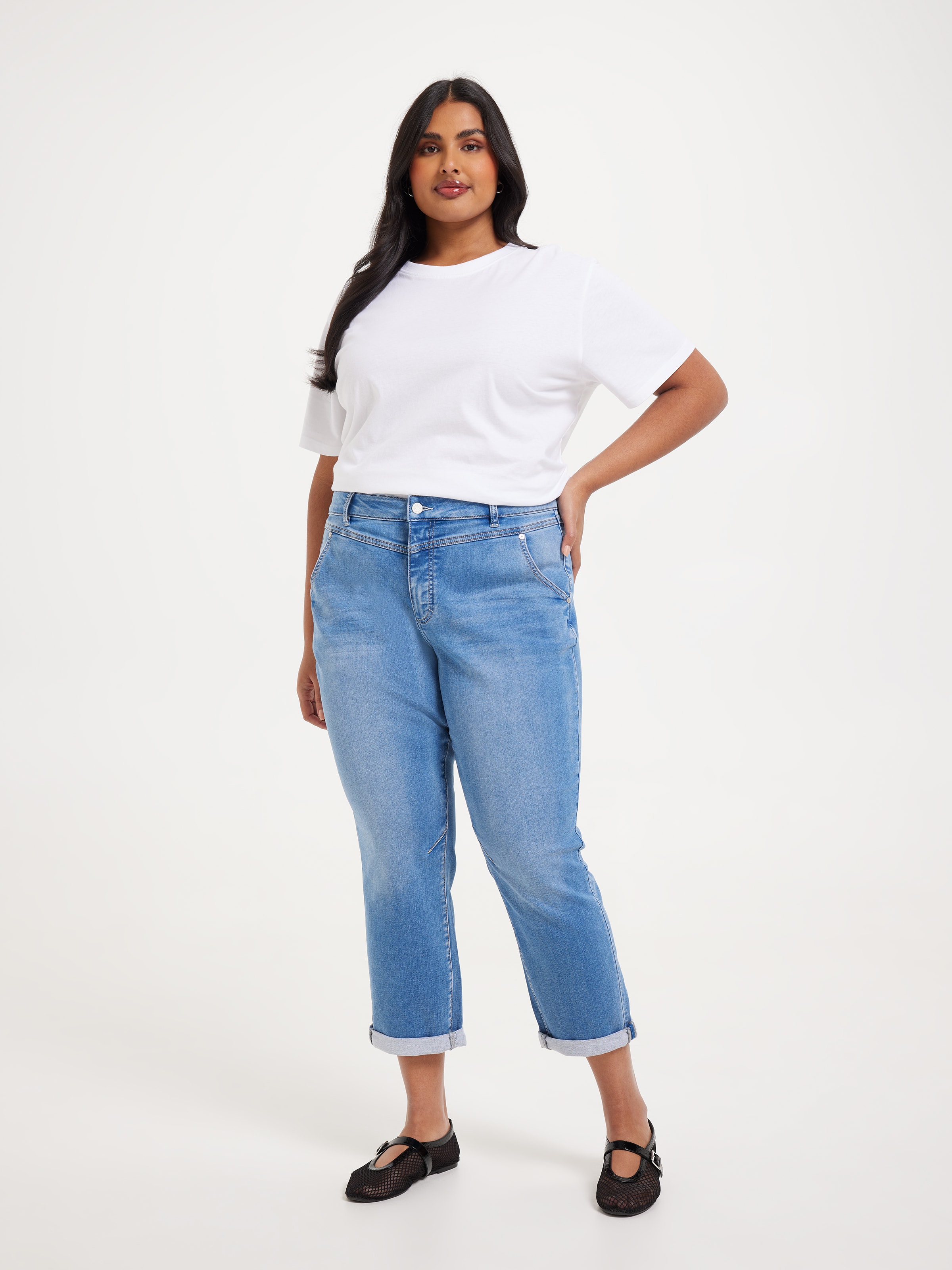Curve Amaze Yoke Front Boyfriend Jean