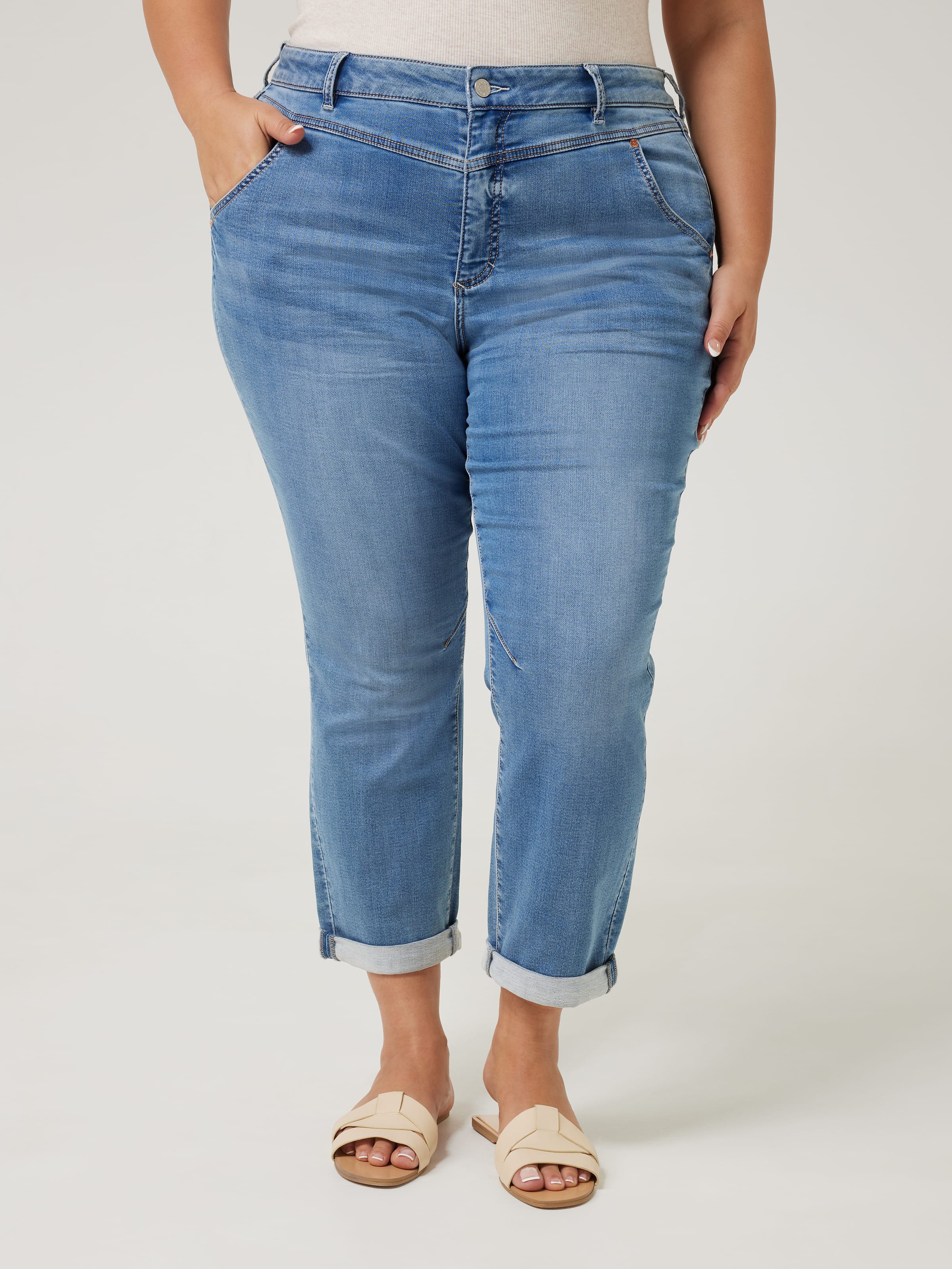 Curve Amaze Yoke Front Boyfriend Jean