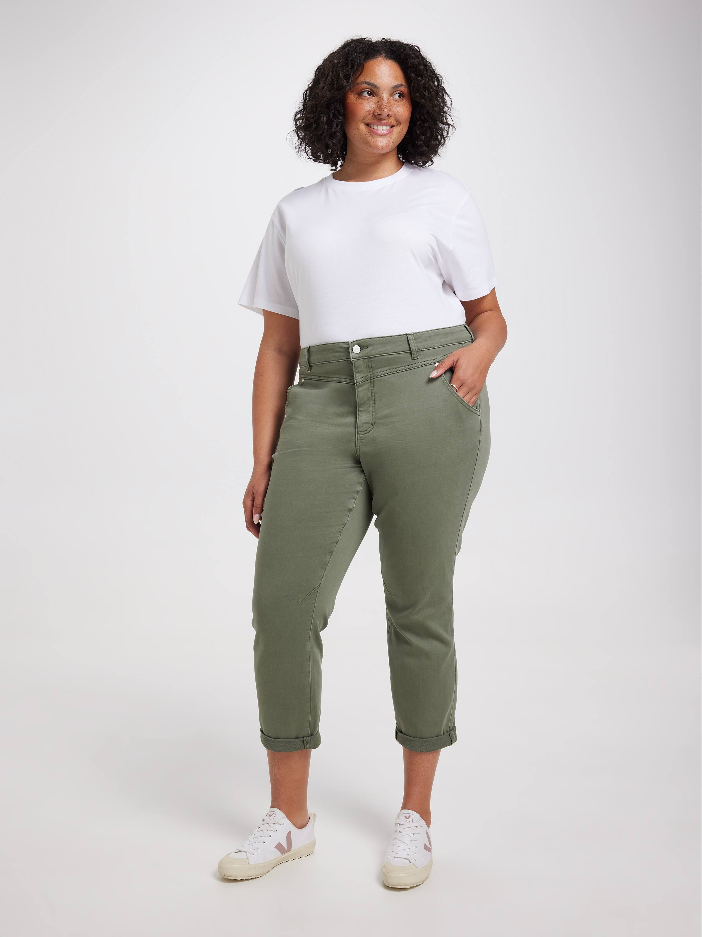 Curve Amaze Yoke Front Boyfriend Jean