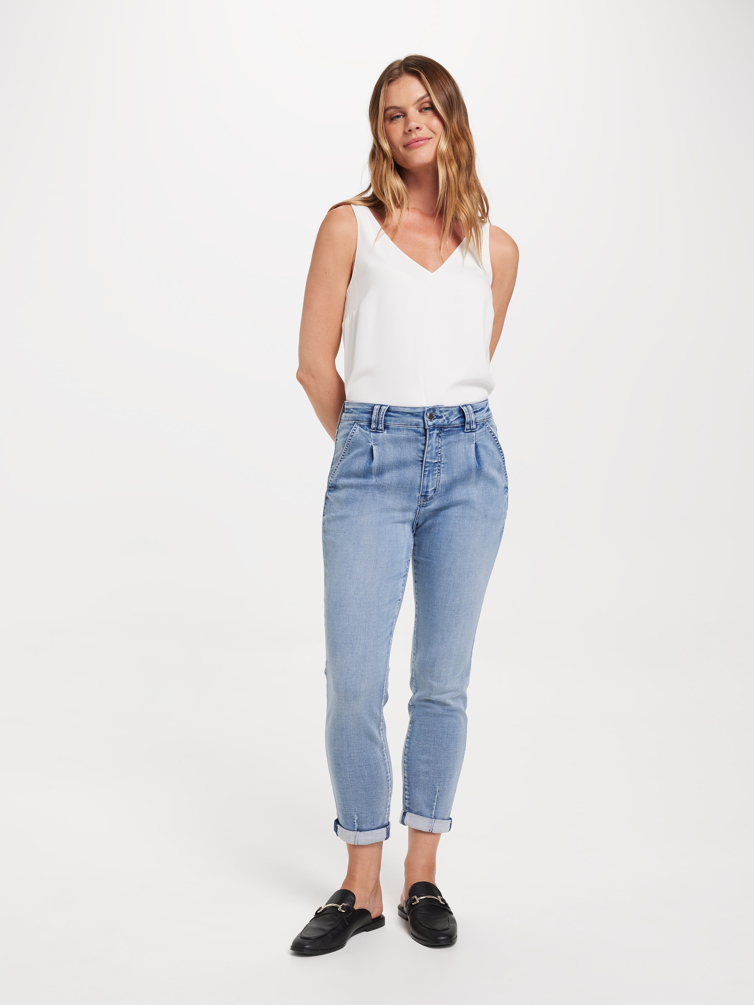 Amaze Pleat Front Chino