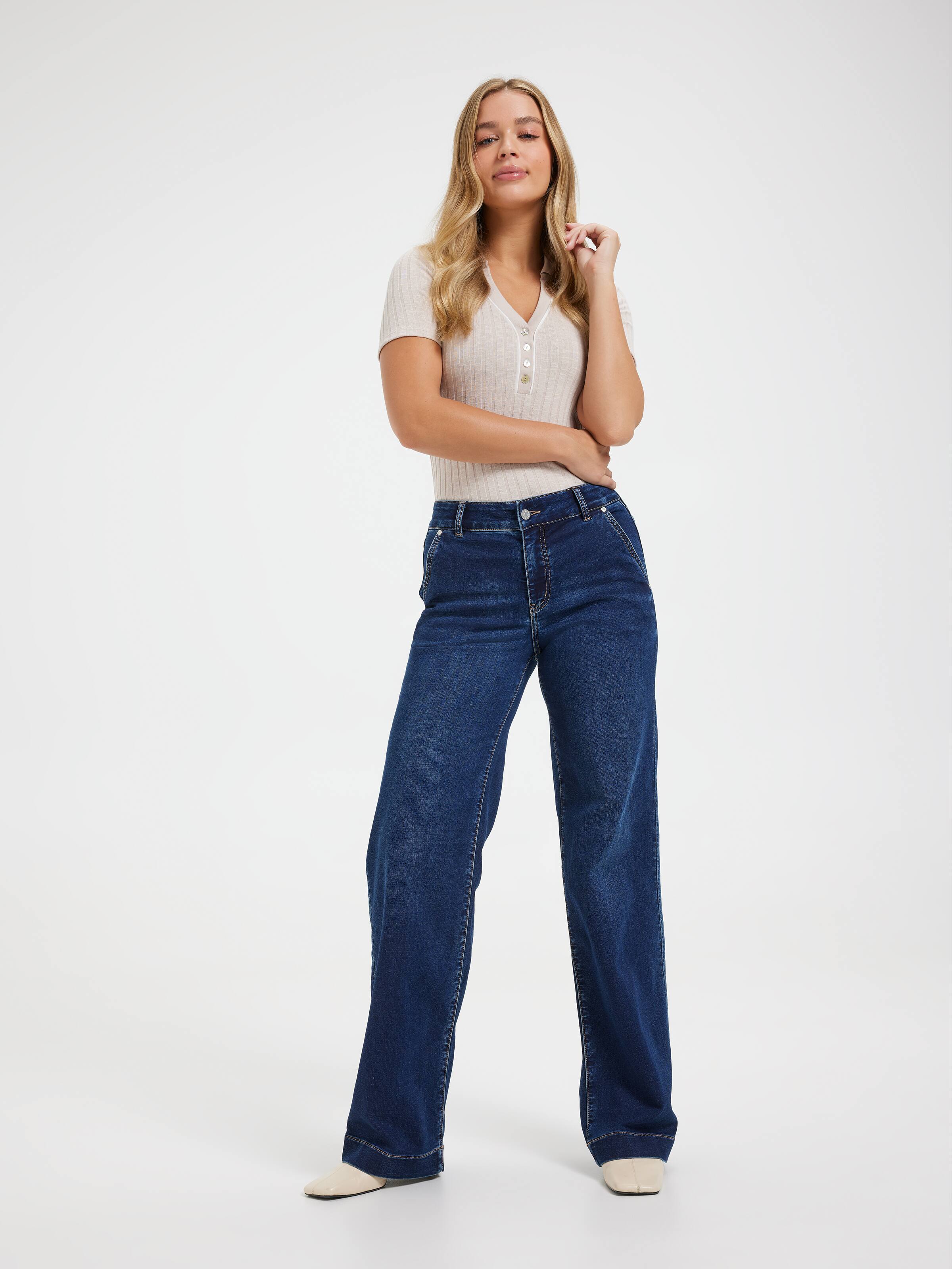Amaze High Rise Wide Leg Jean