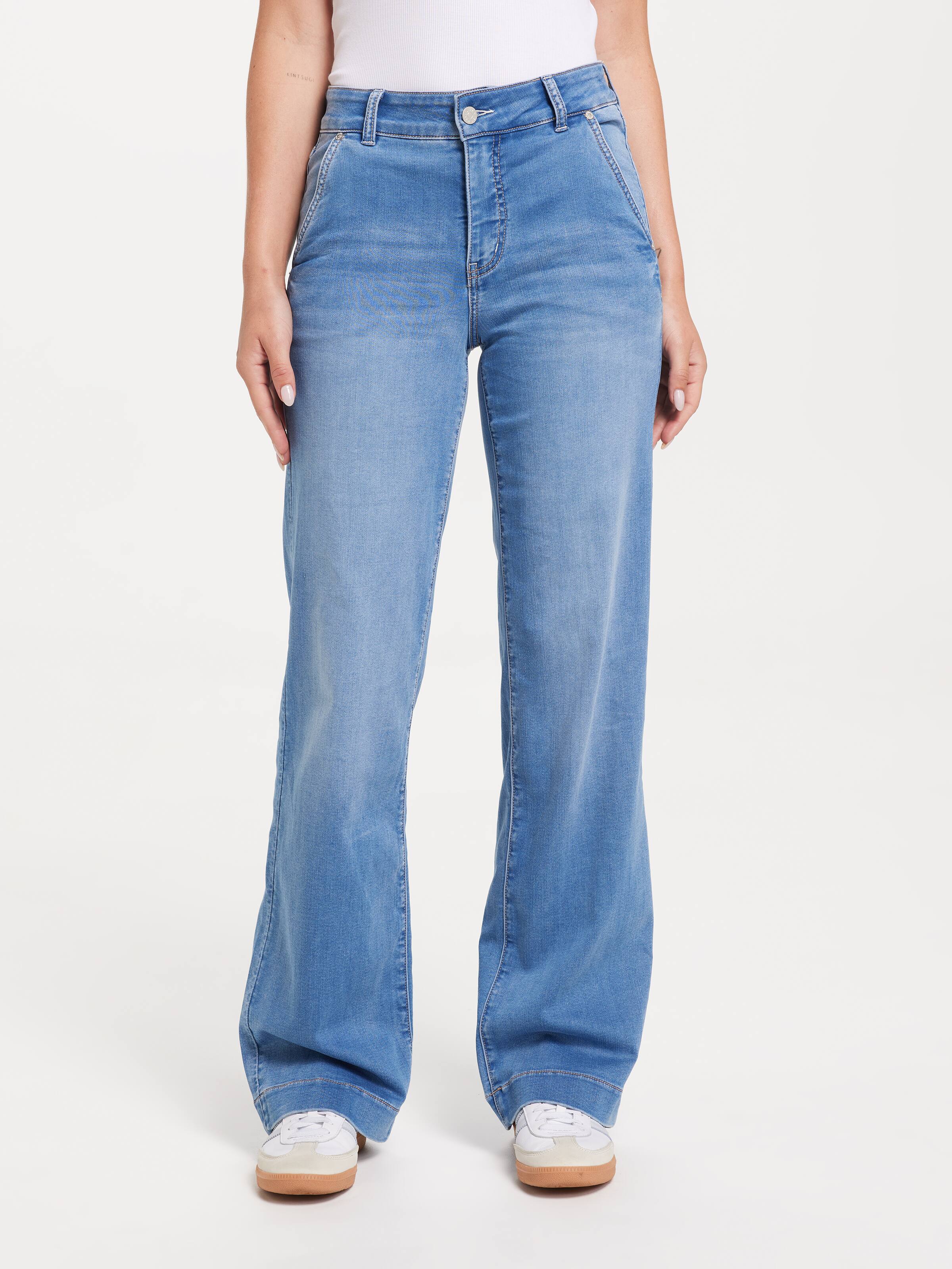 Amaze High Rise Wide Leg Jean