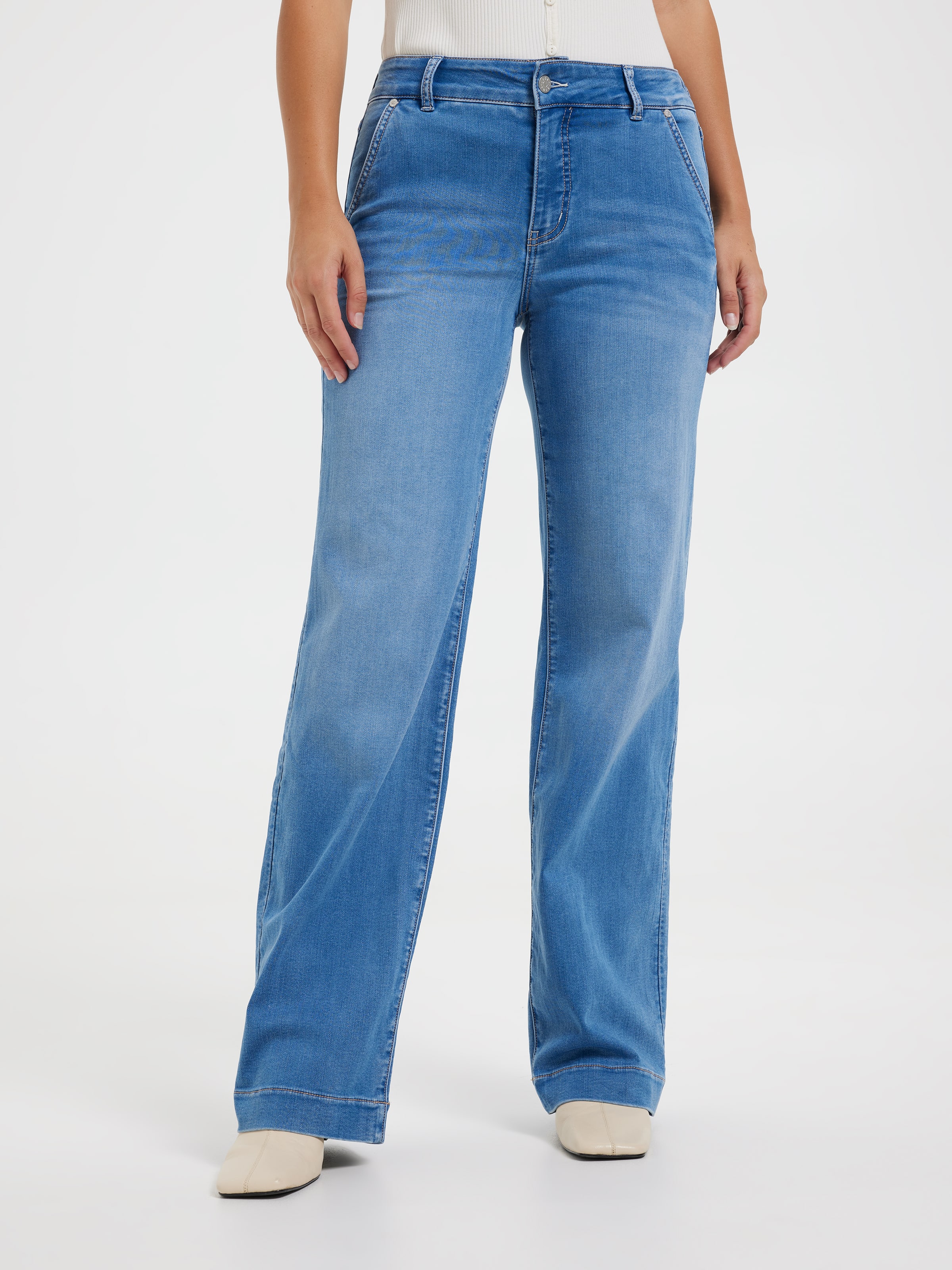 Amaze High Rise Wide Leg Jean