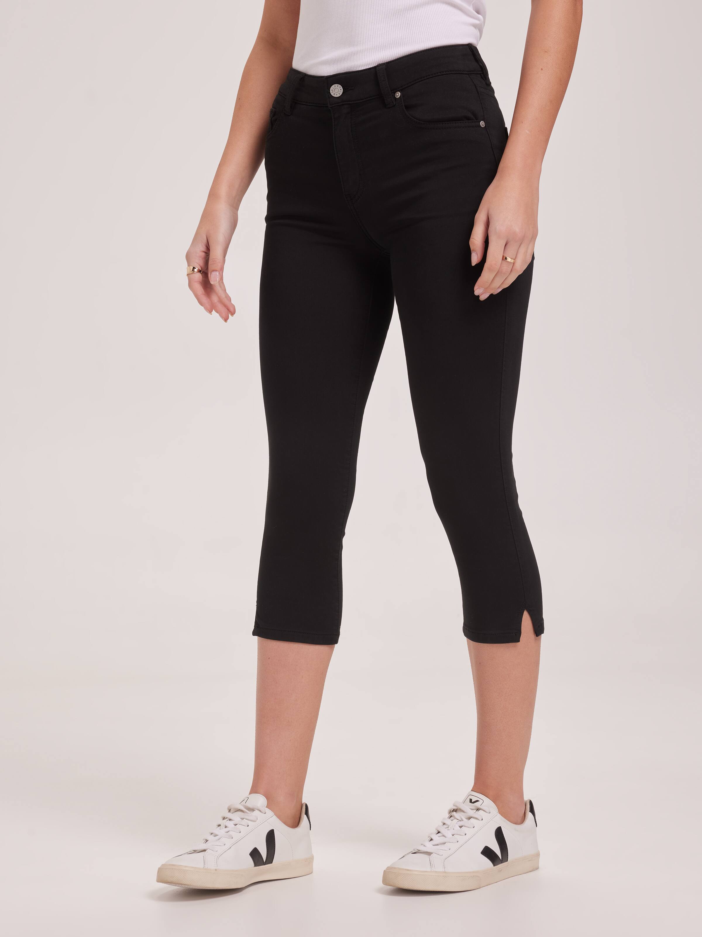 Amaze 3/4 Skinny Crop