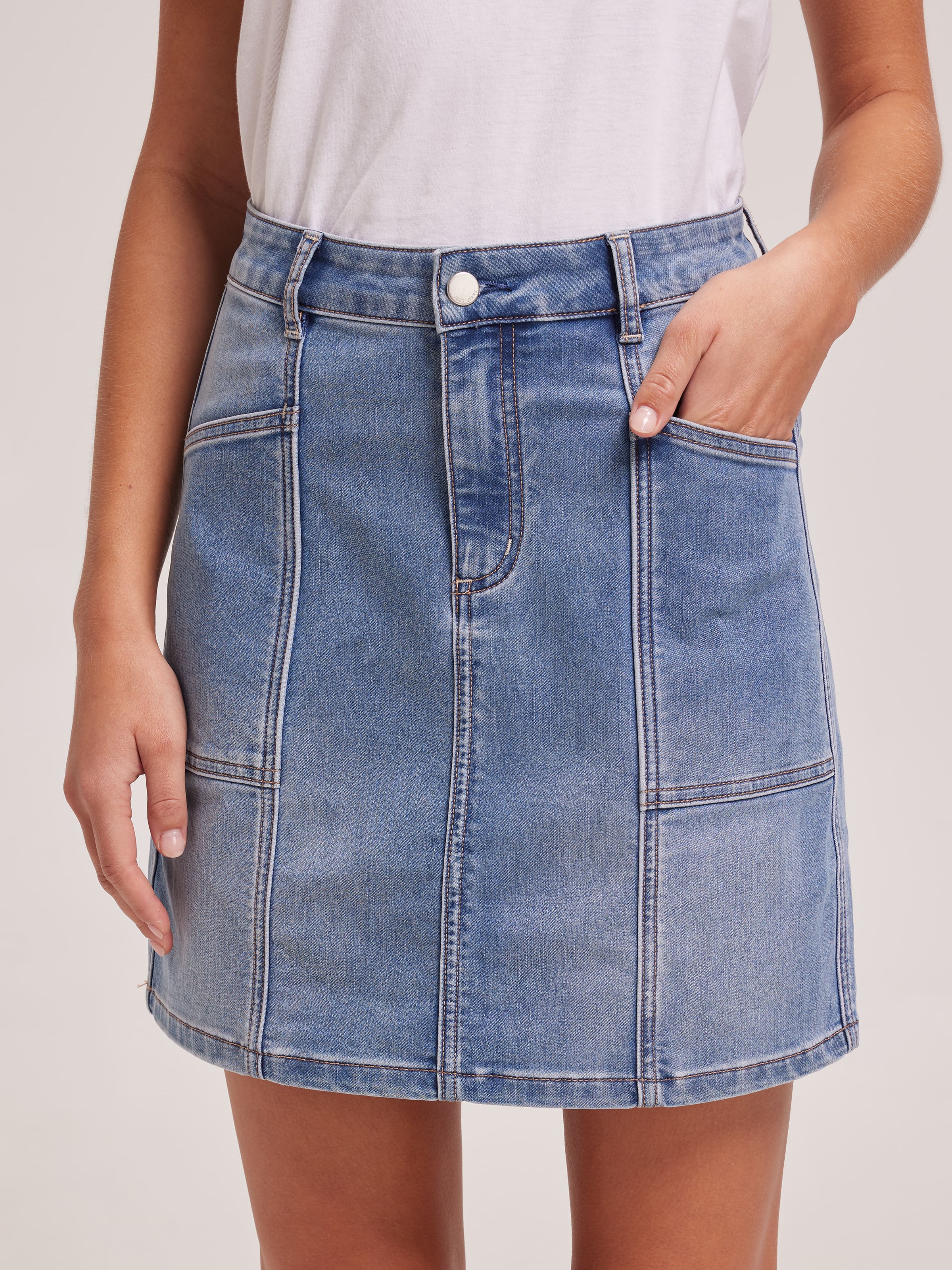 Amaze Utility Mid Thigh Skirt