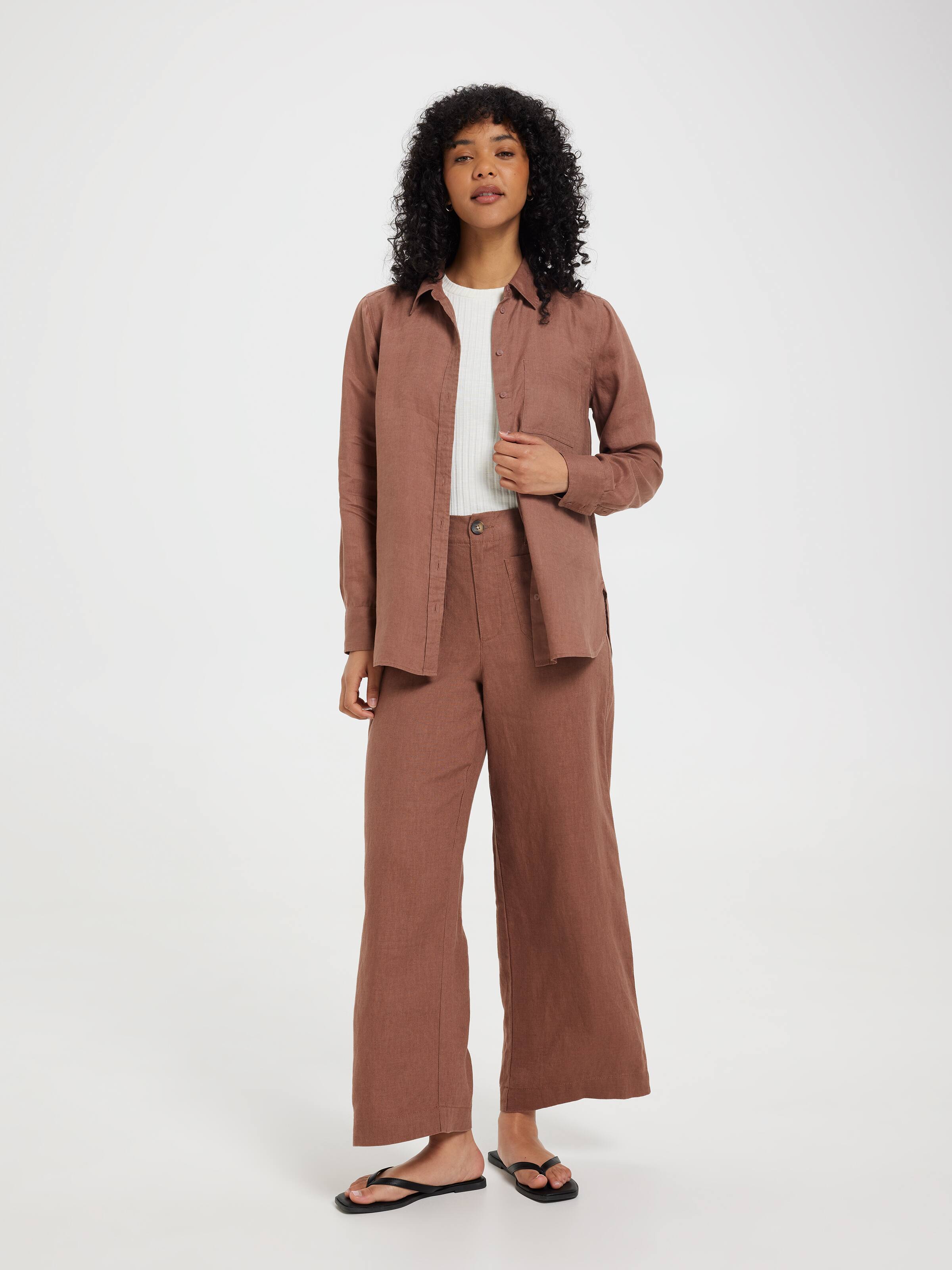 Linen Patch Pocket Wide Ankle Pant