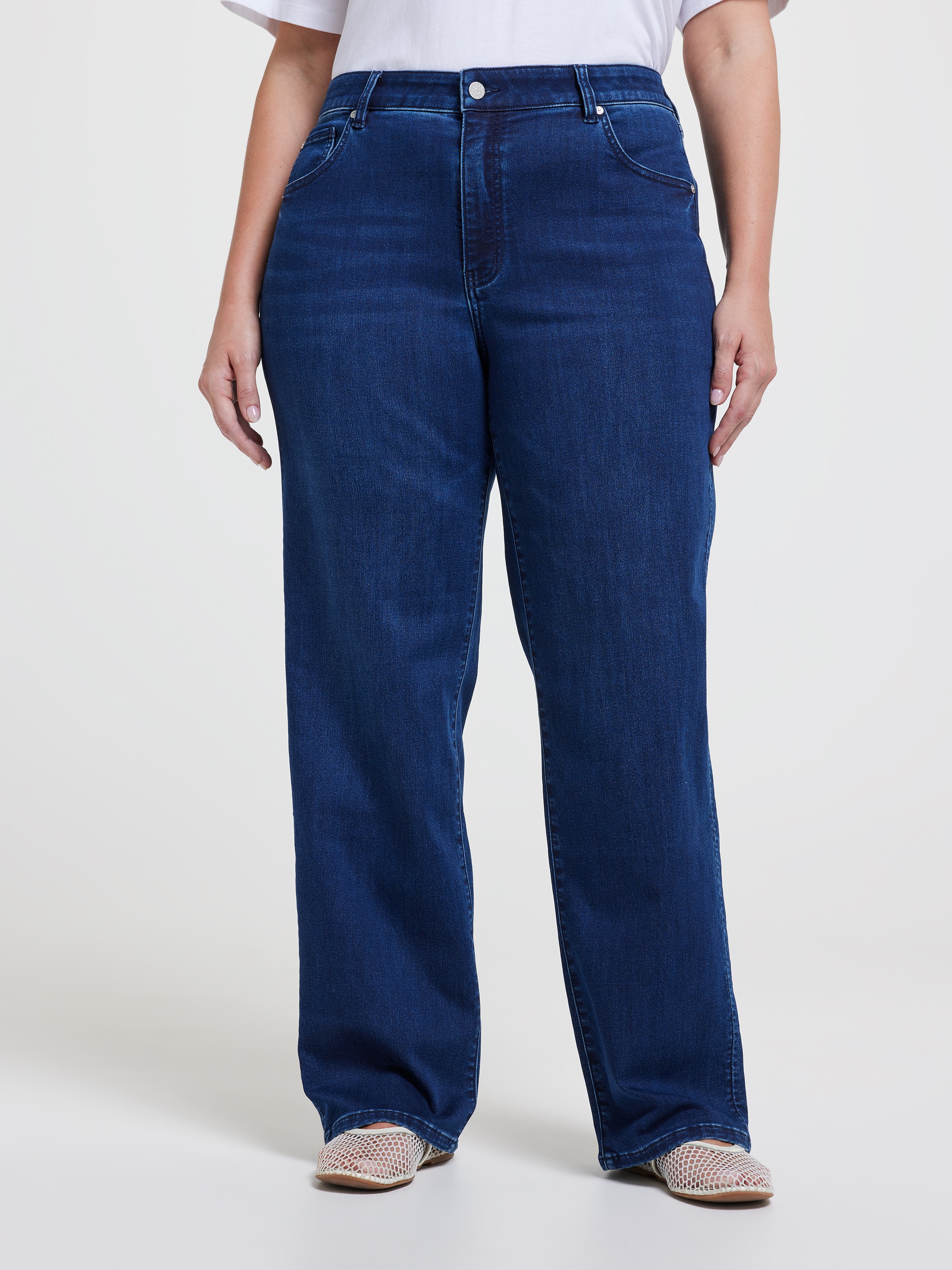 Curve Amaze Mid Rise Straight Jean In Full Length