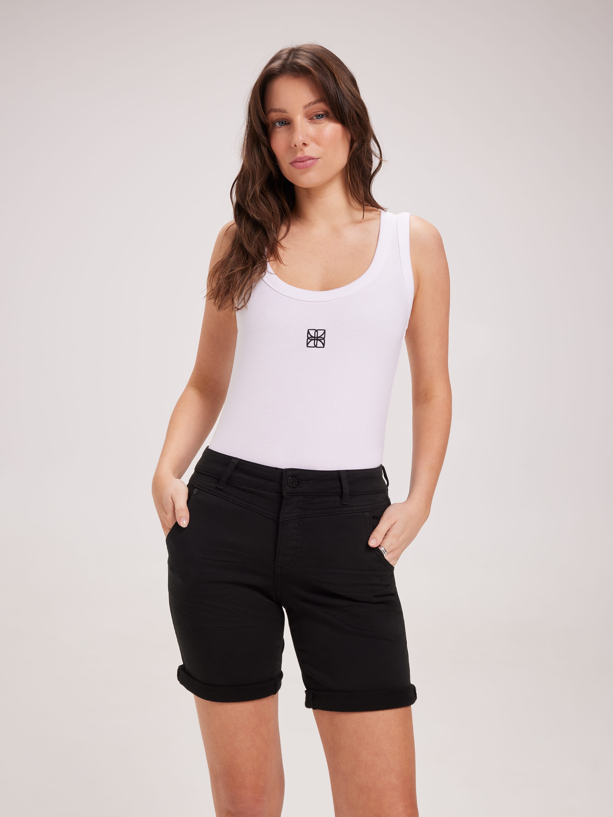 Amaze Mid Rise Girlfriend Short