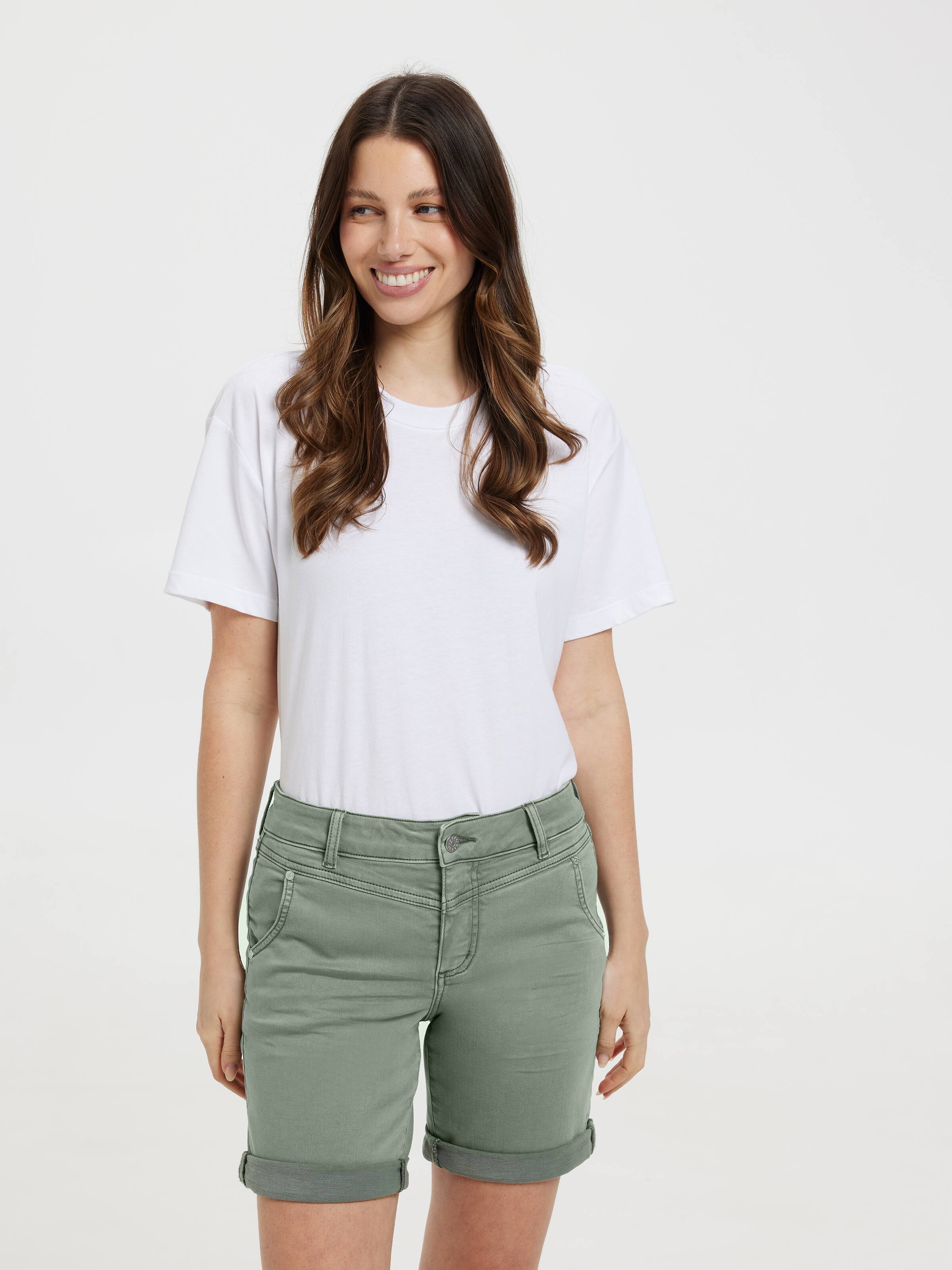 Amaze Mid Rise Girlfriend Short