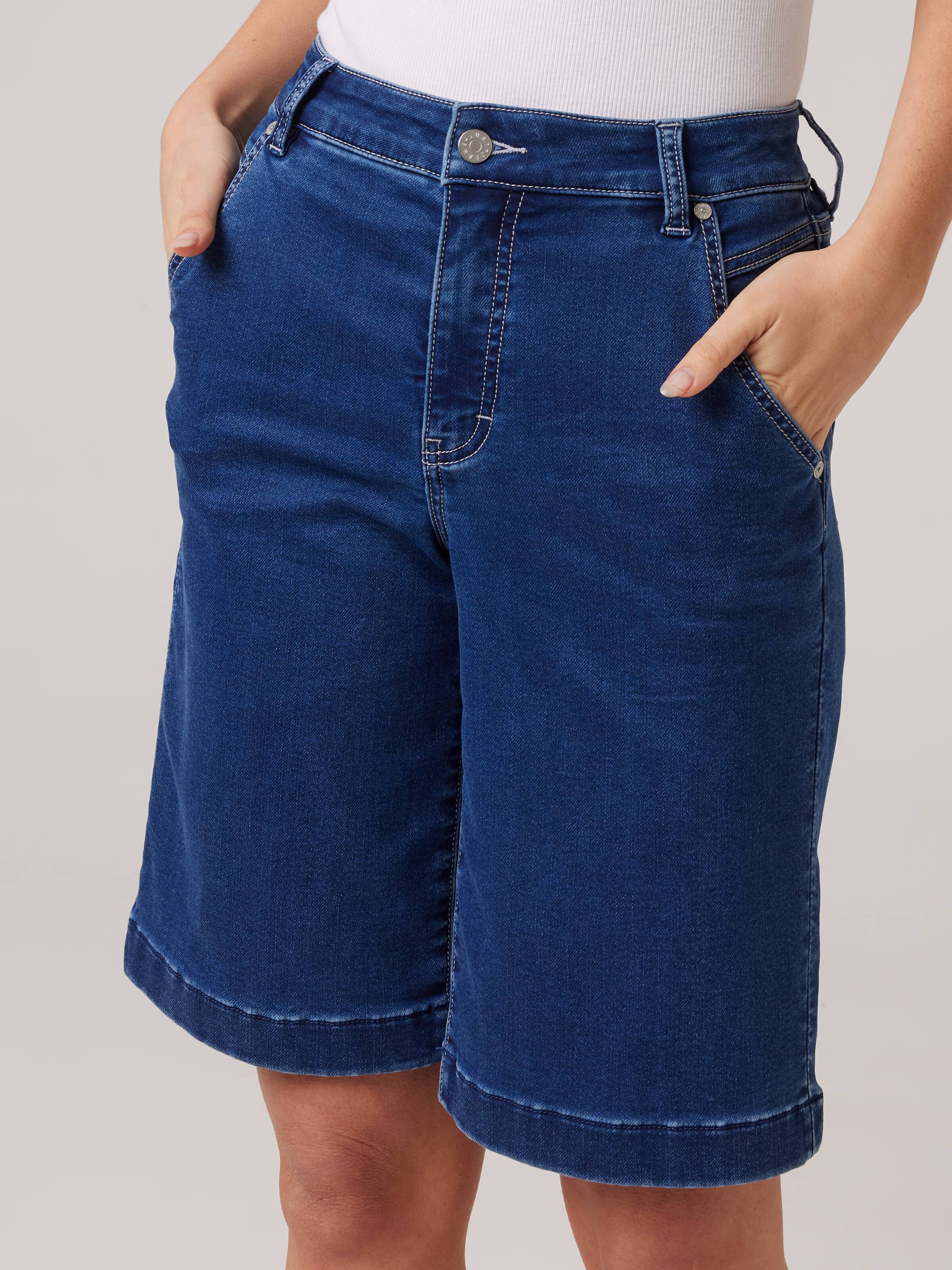 Amaze Long Bermuda Short