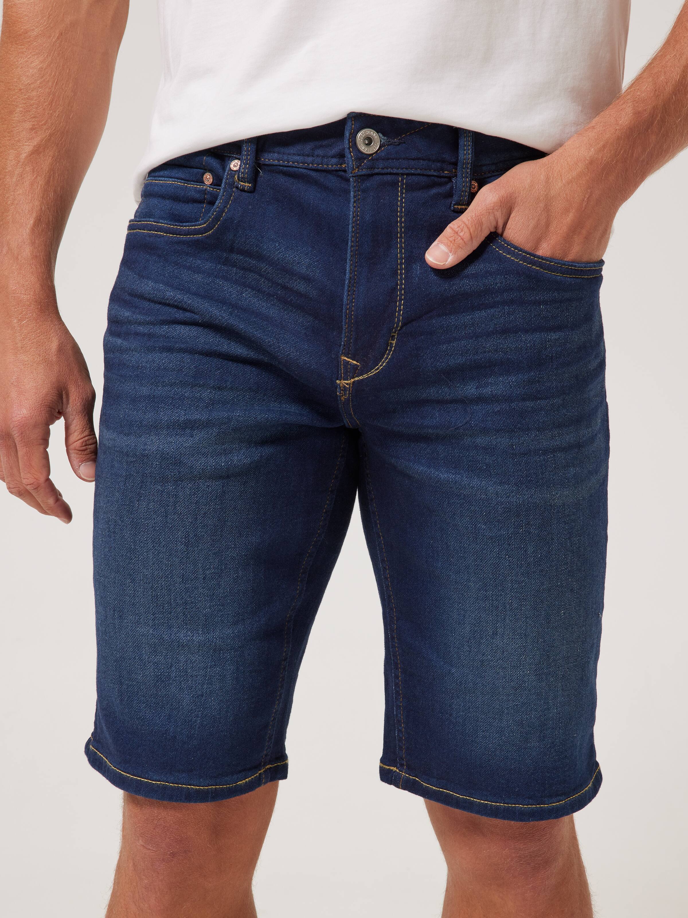 Mega Flex Regular Short