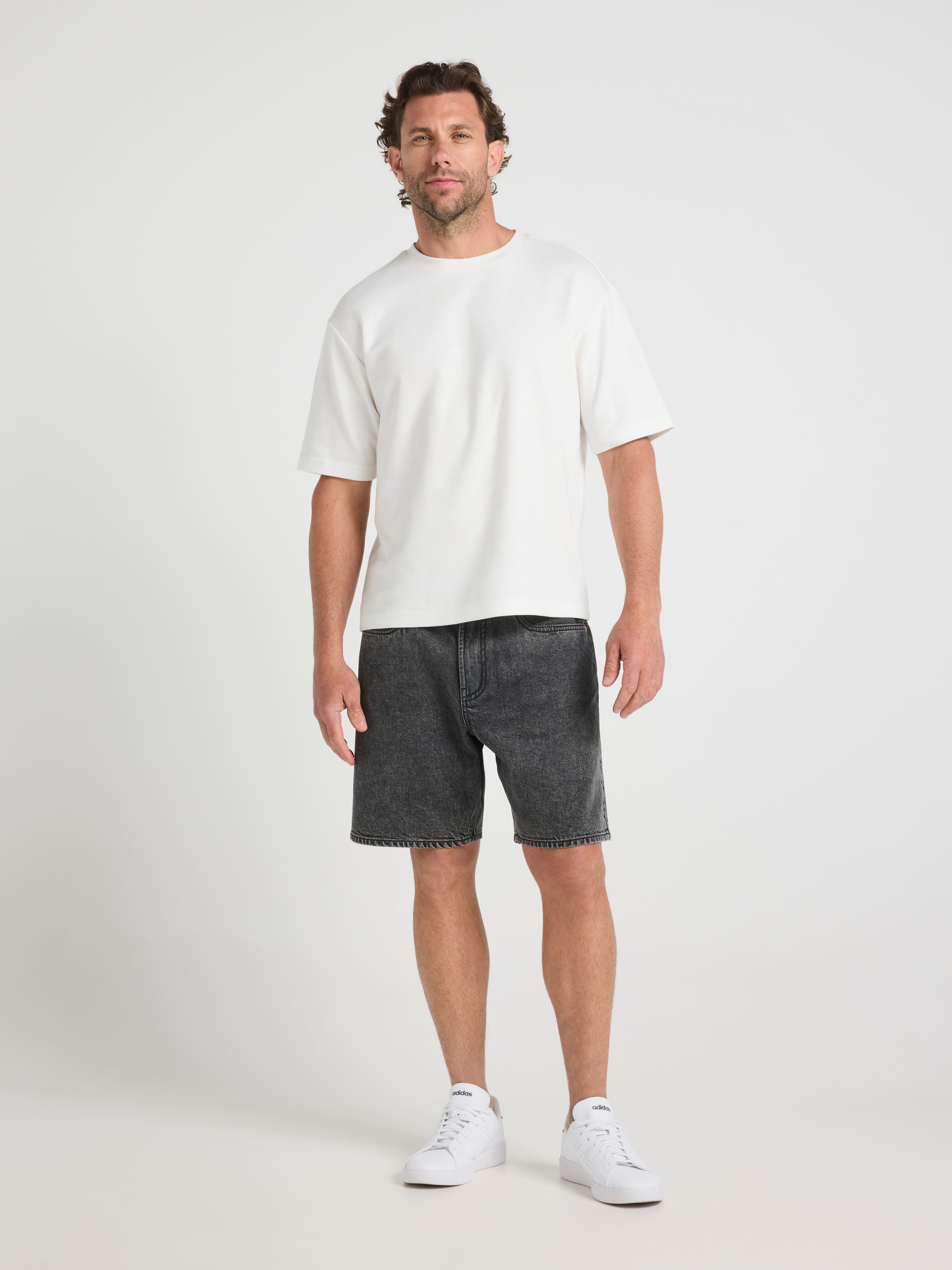 Stretch Relaxed Short