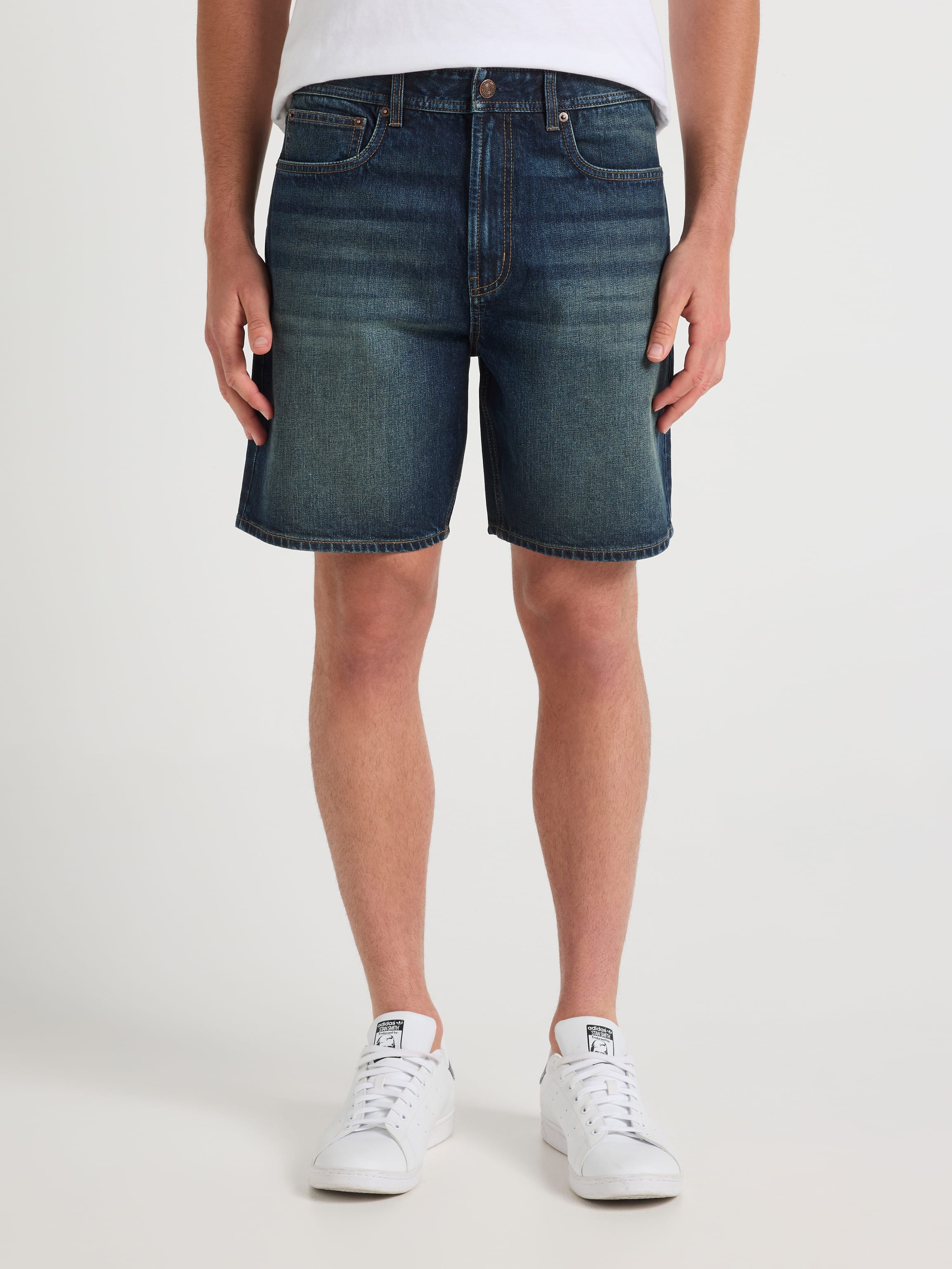 Stretch Relaxed Short