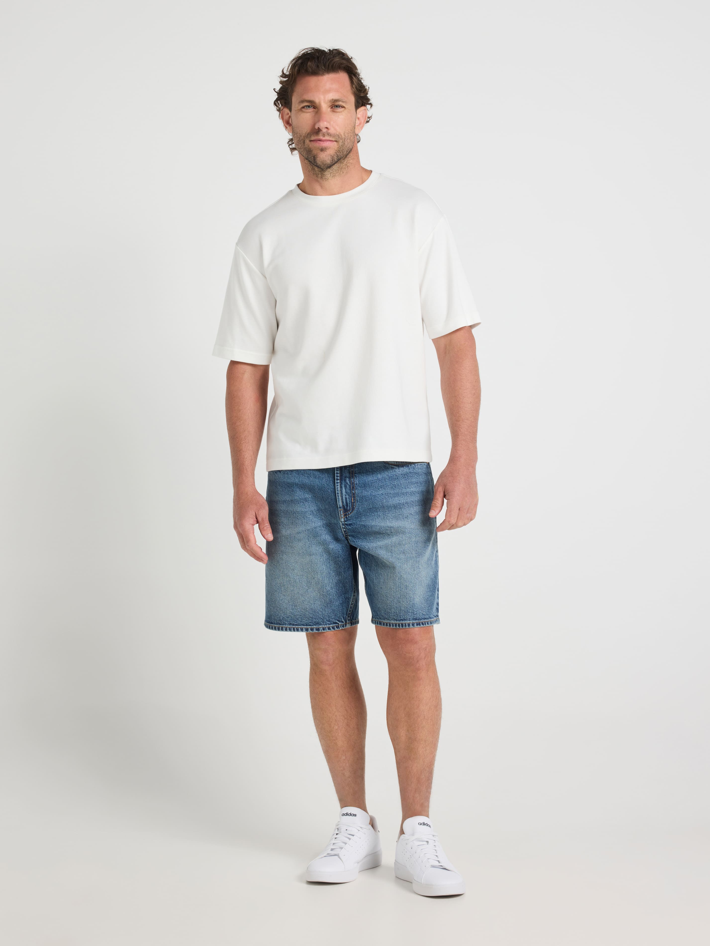 Stretch Relaxed Short