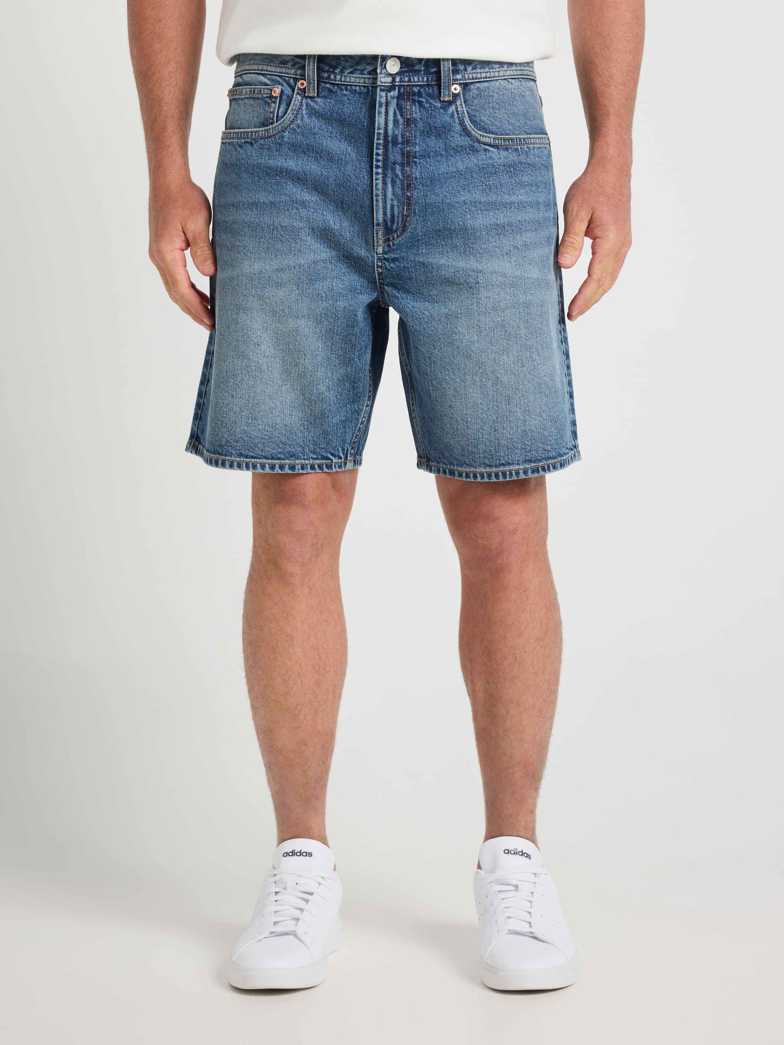 Stretch Relaxed Short