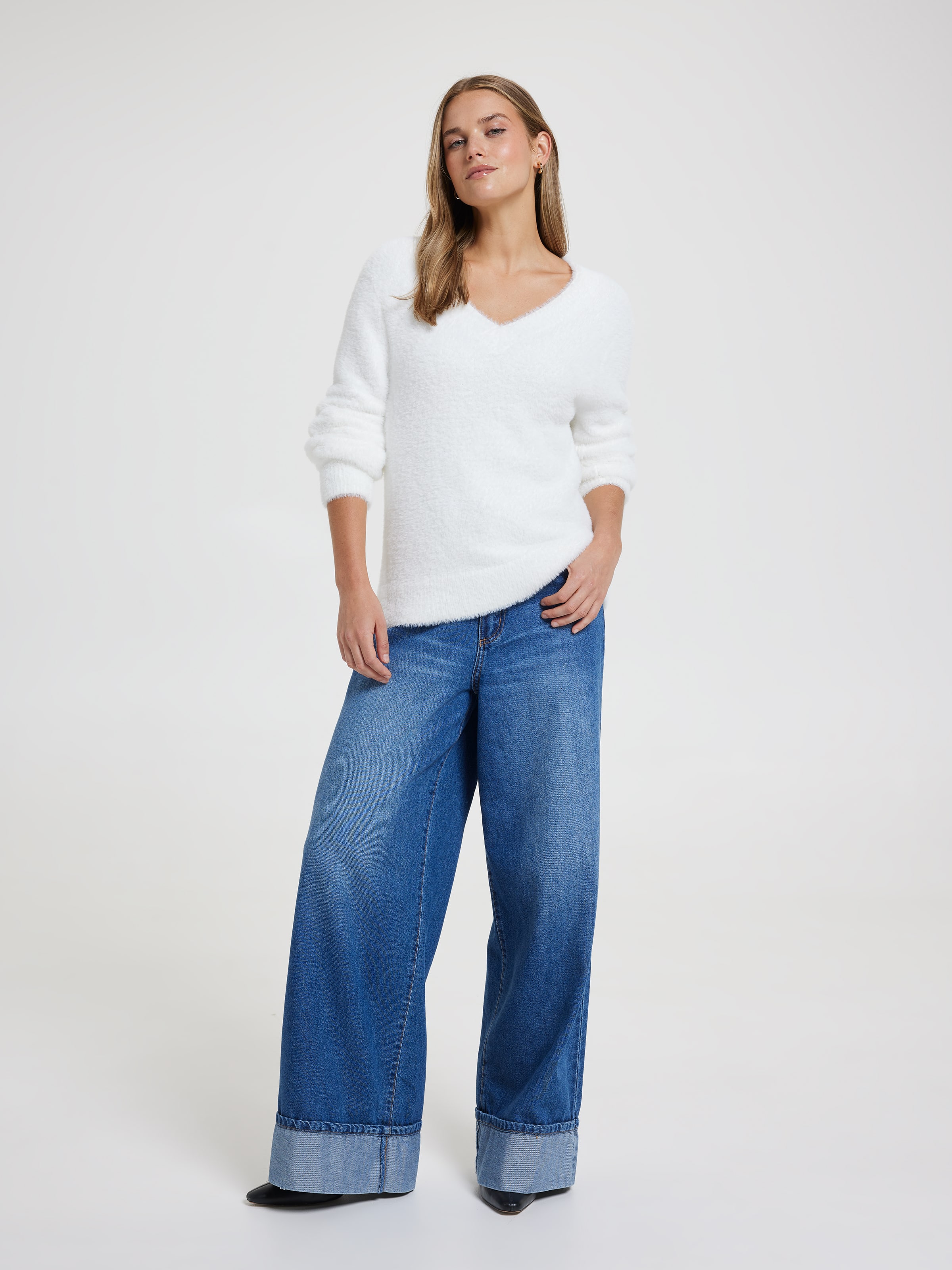Delilah V-Neck Eyelash Pullover