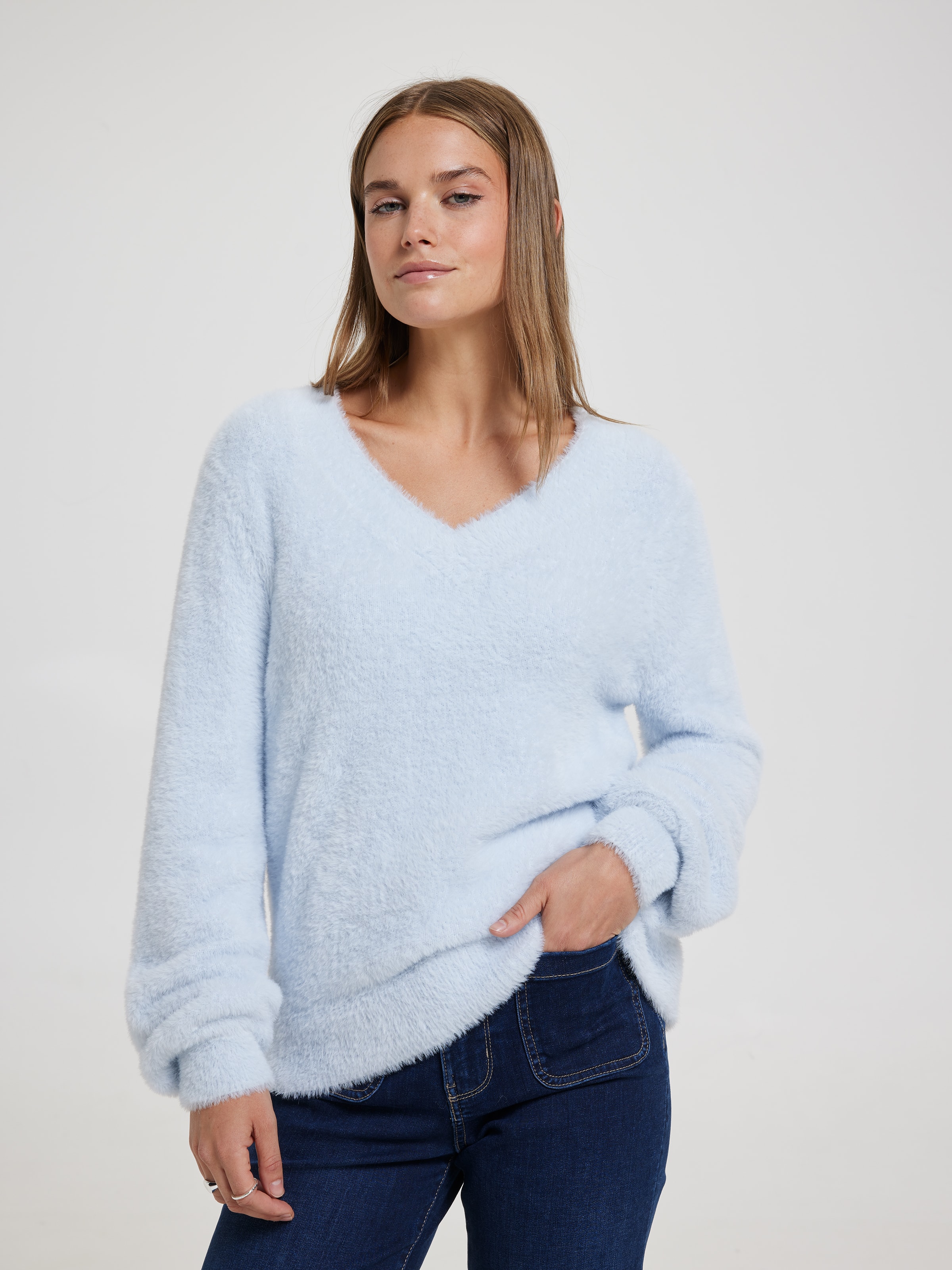 Delilah V-Neck Eyelash Pullover