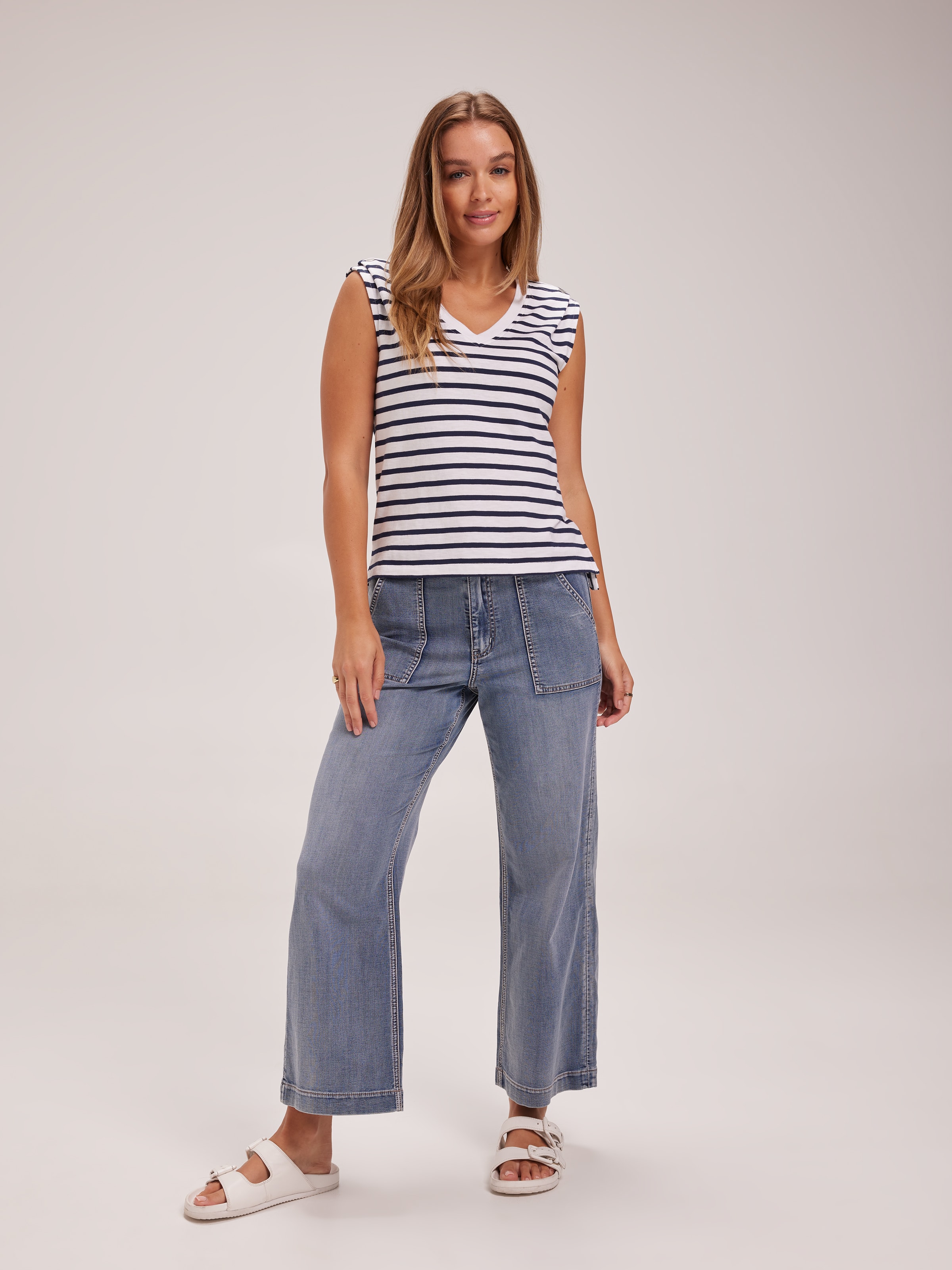 Lila V-Neck Button Top