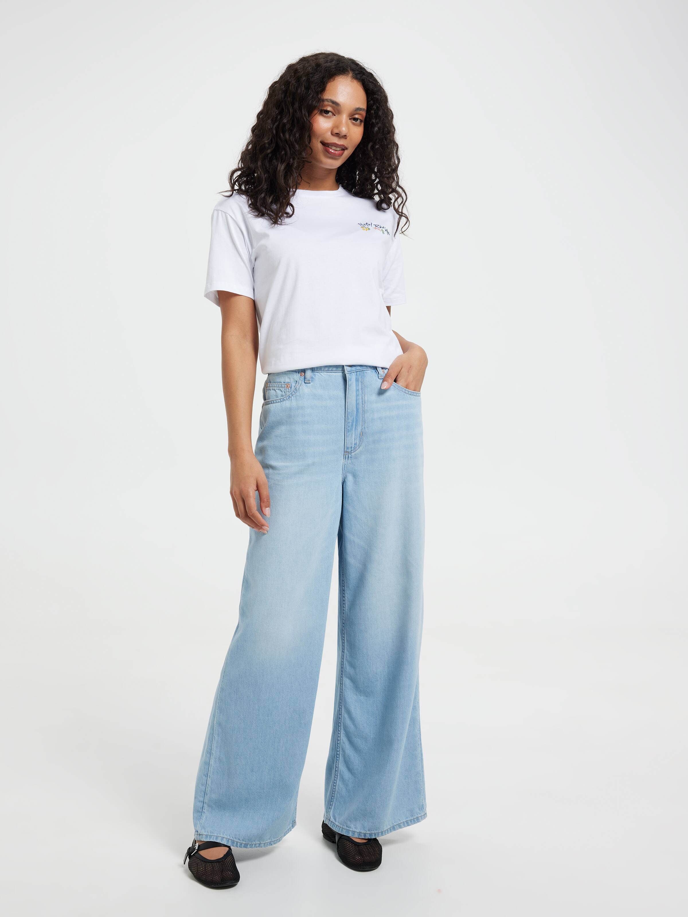 Antonia Oversized Graphic Tee
