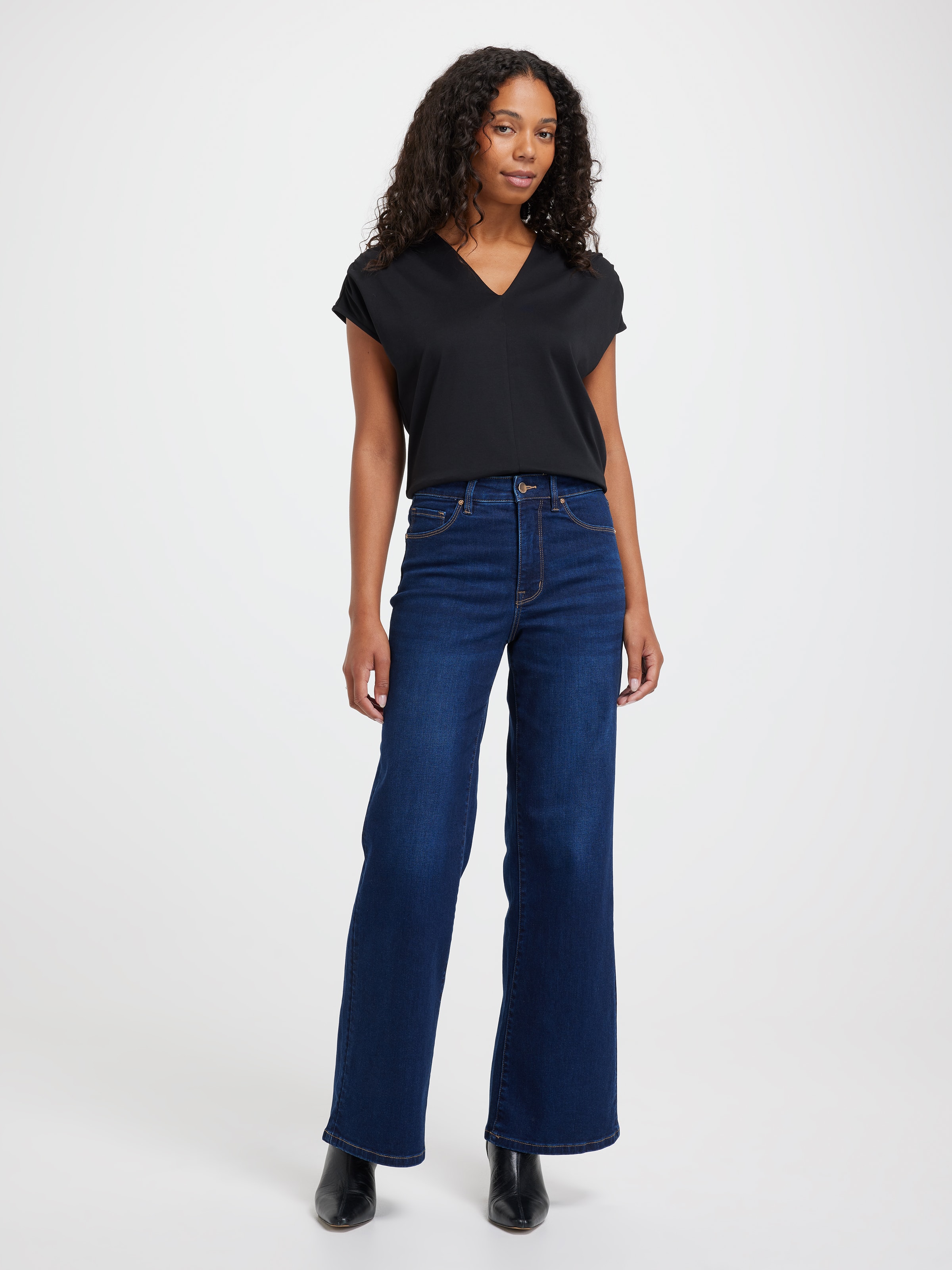 Iris V-Neck Gathered Short Sleeve Top