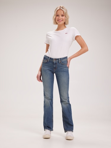 Superlow Boot In Show On The Road                                                                                               