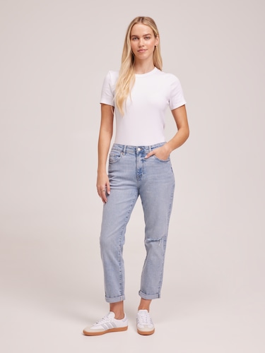 Originals Mid Rise Boyfriend Jean                                                                                               