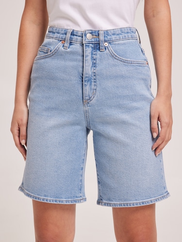 Hi Straight Curvy Short In Fade Out Blue                                                                                        