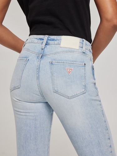 Sexy Curvy Jean In Pacific                                                                                                      