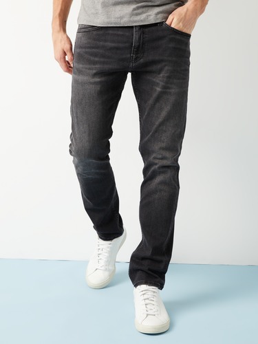 Slim In Washed Black                                                                                                            