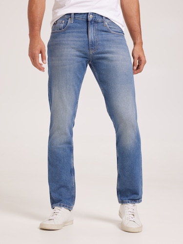 Authentic Straight Jean In Light Denim                                                                                          