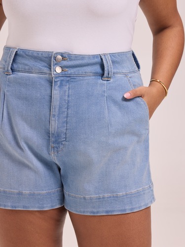 Curve Originals Pleat Front Short                                                                                               