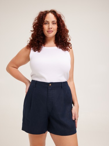 Curve Linen Sadie Pleat Front Short                                                                                             