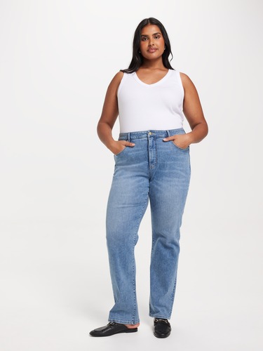 Curve Reformed High Rise Straight Jean                                                                                          