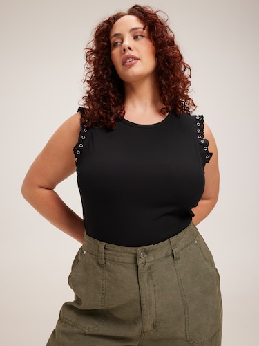 Curve Liv Eyelet Top                                                                                                            