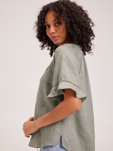 Amanda V Neck Top                                                                                                               