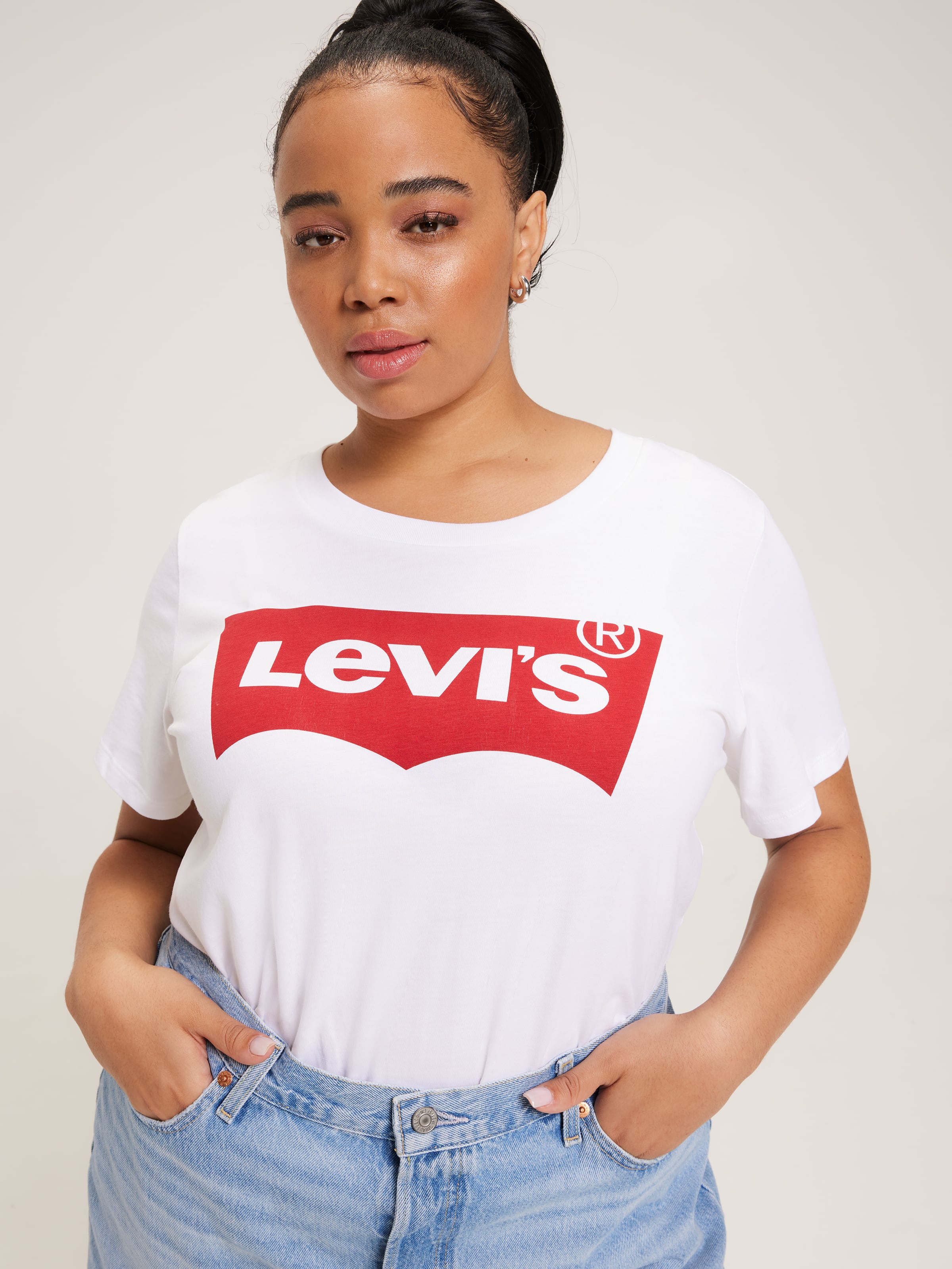 Curve Perfect Tee In White Just Jeans Online